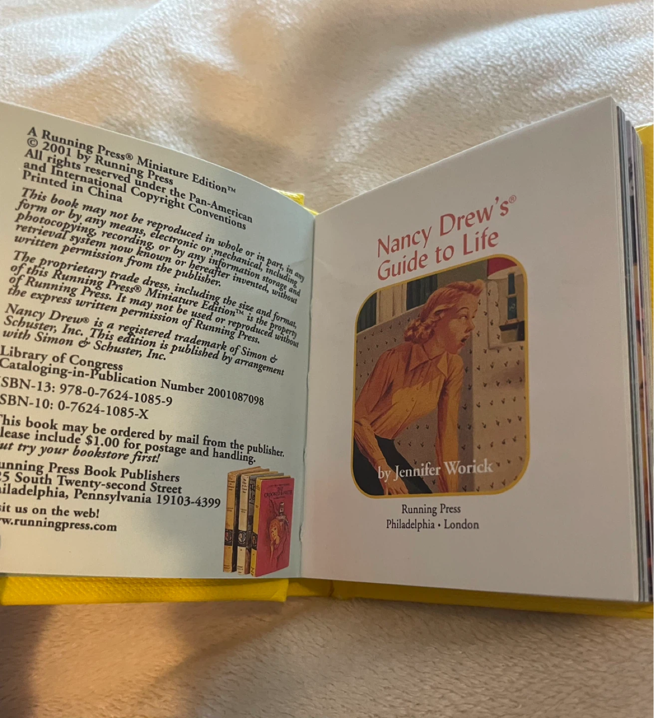 Nancy Drew's Guide to Life Miniature Edition Book