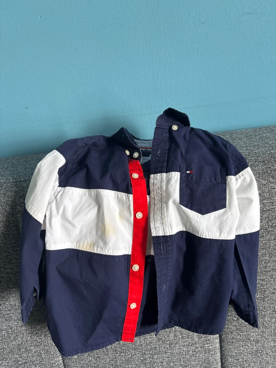 Tommy Hilfiger Colorblock Button-Up Shirt - Size 2T⚽️ - photo 2