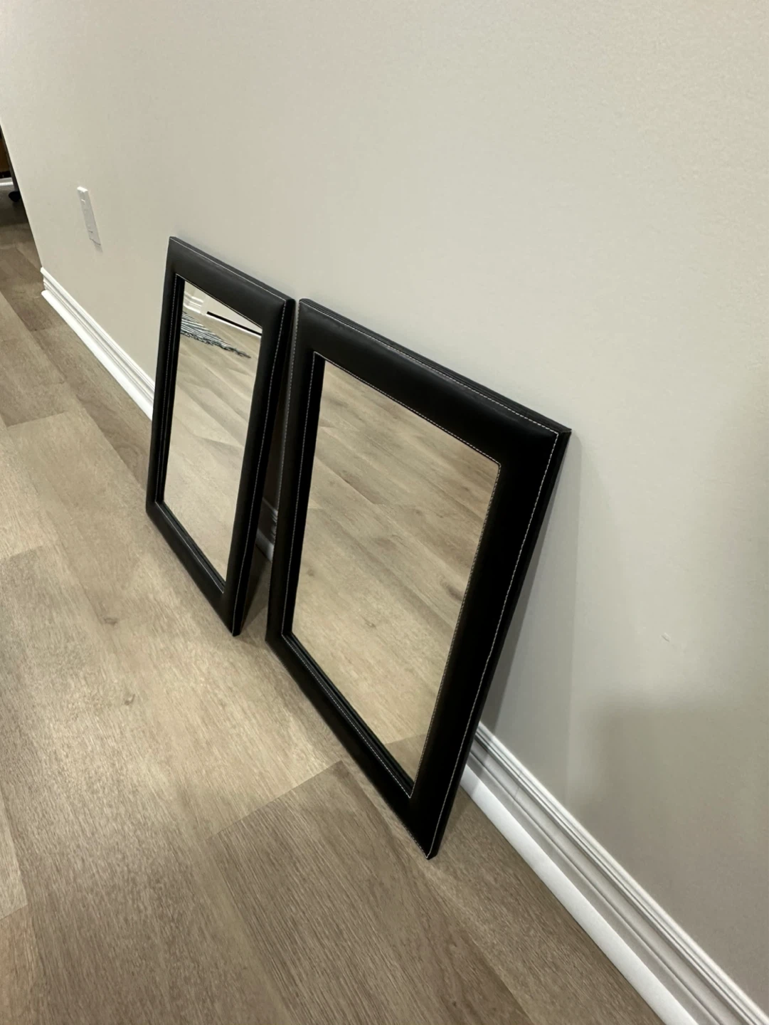 Set of 2 Black Faux Leather Framed Mirrors - photo 4