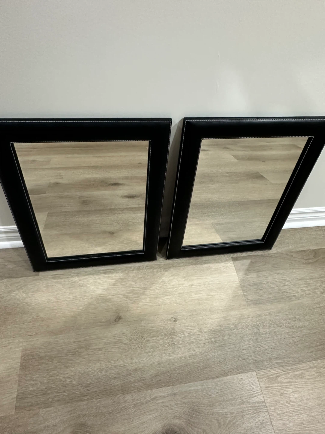 Set of 2 Black Faux Leather Framed Mirrors - photo 2