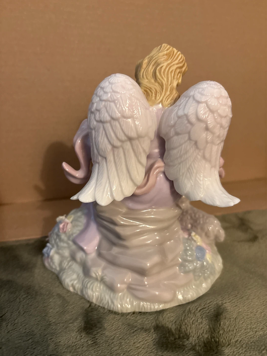 Angel with Lamb Figurine - photo 2