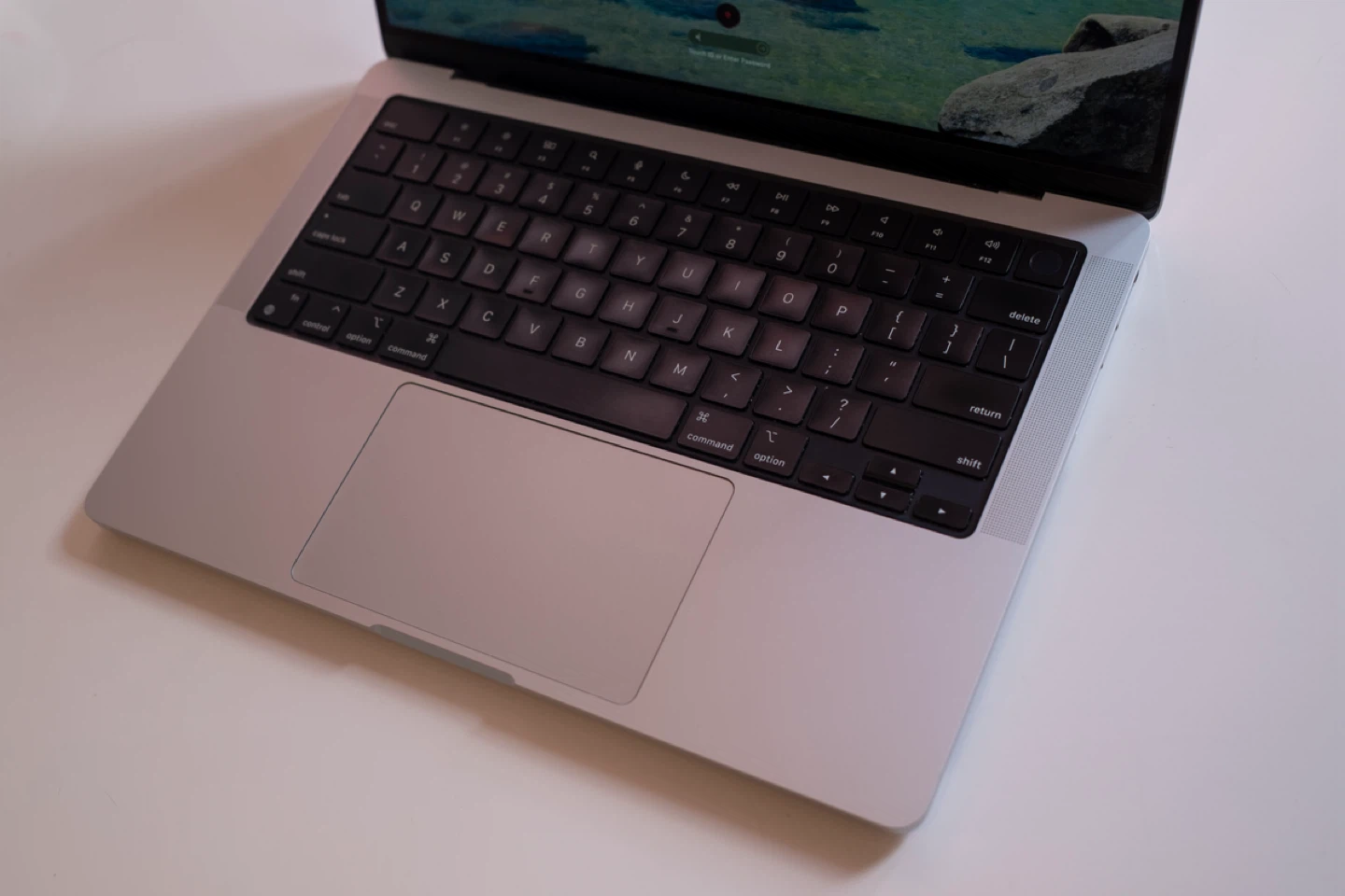 MacBook Pro 14 - M3 Pro - 18GB - 512SSD - photo 4
