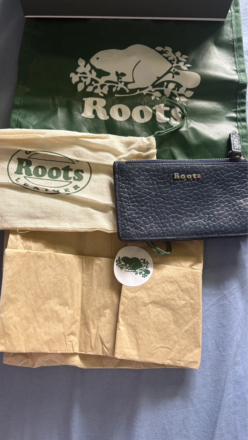 Roots Leather Card Holder - photo 2