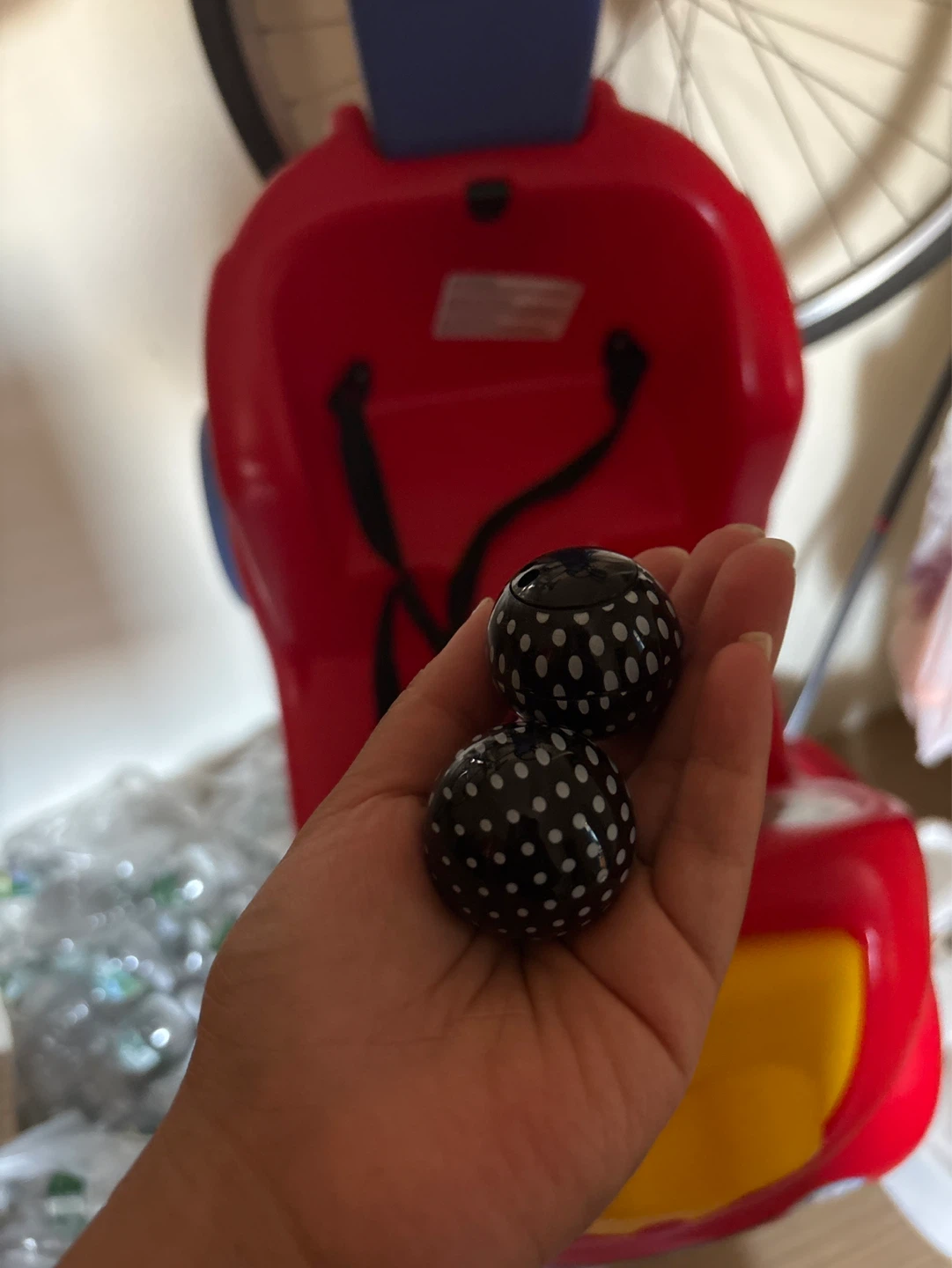 Black Polka Dot Odor balls⚽️