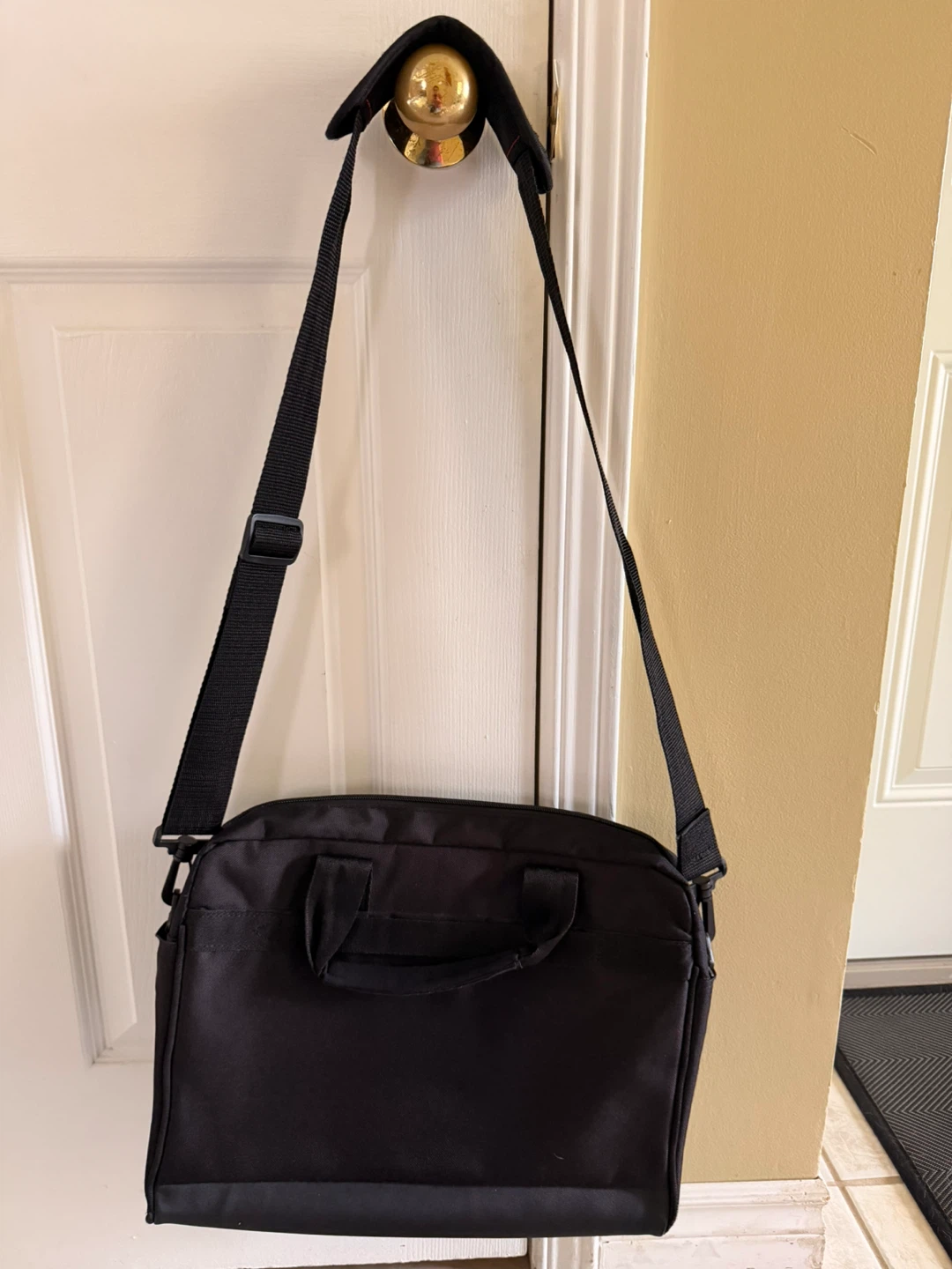 Targus Black Laptop Bag - photo 2