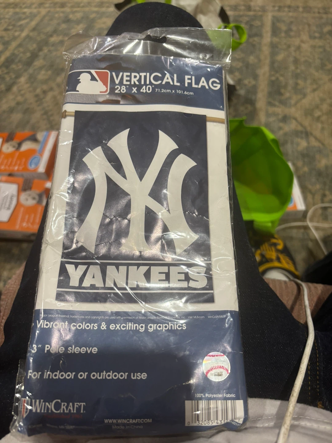 New York Yankees Vertical Flag 28" x 40" Wincraft