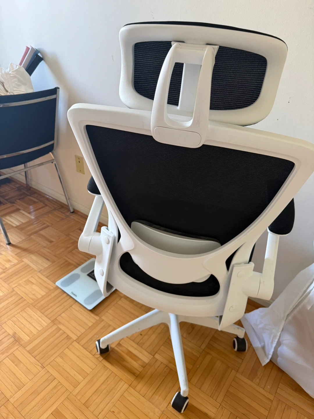 Ergonomic Office Chair - Black Mesh - photo 2