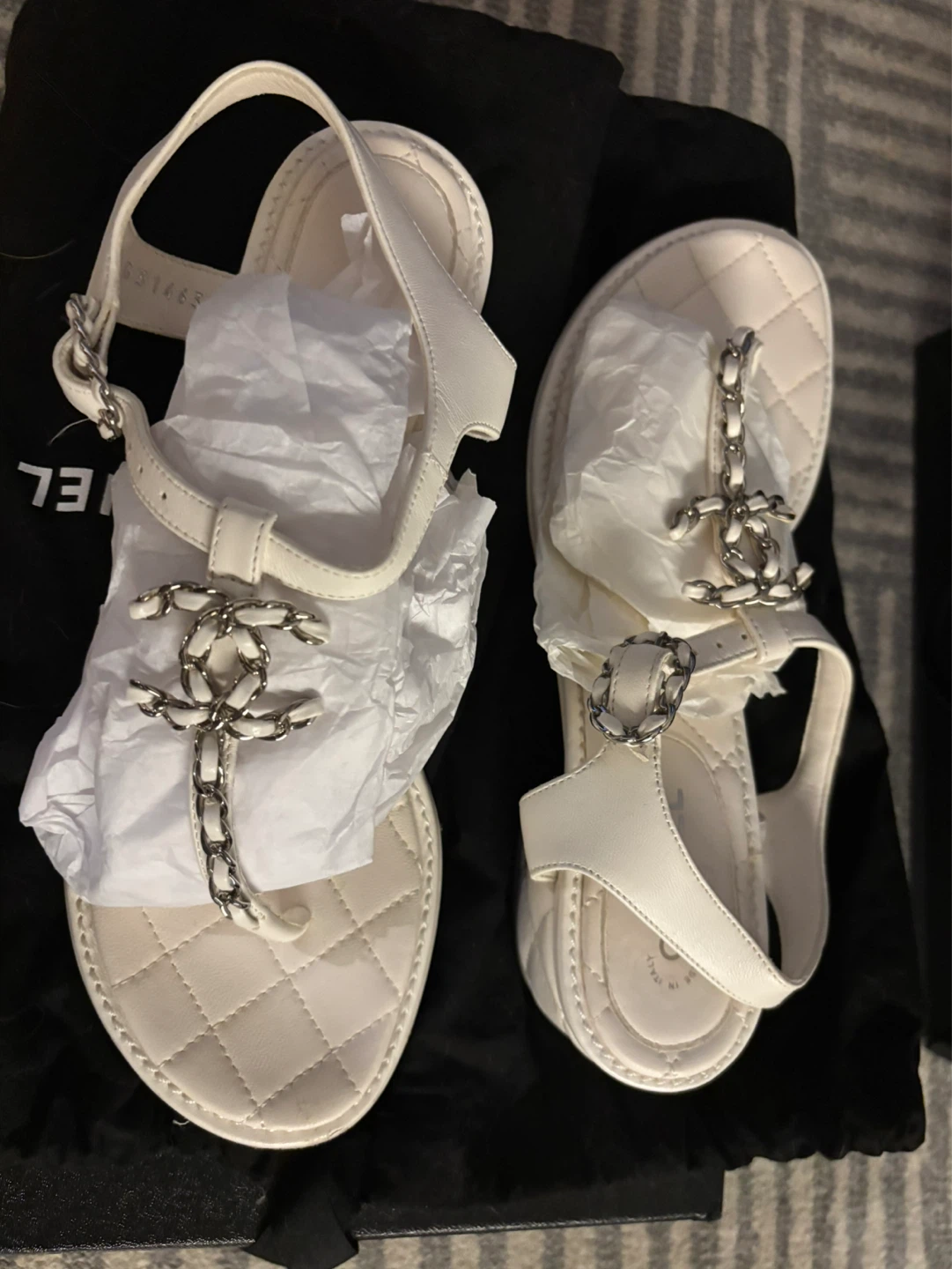 CHANEL White Sandals Size 36.5 - photo 2
