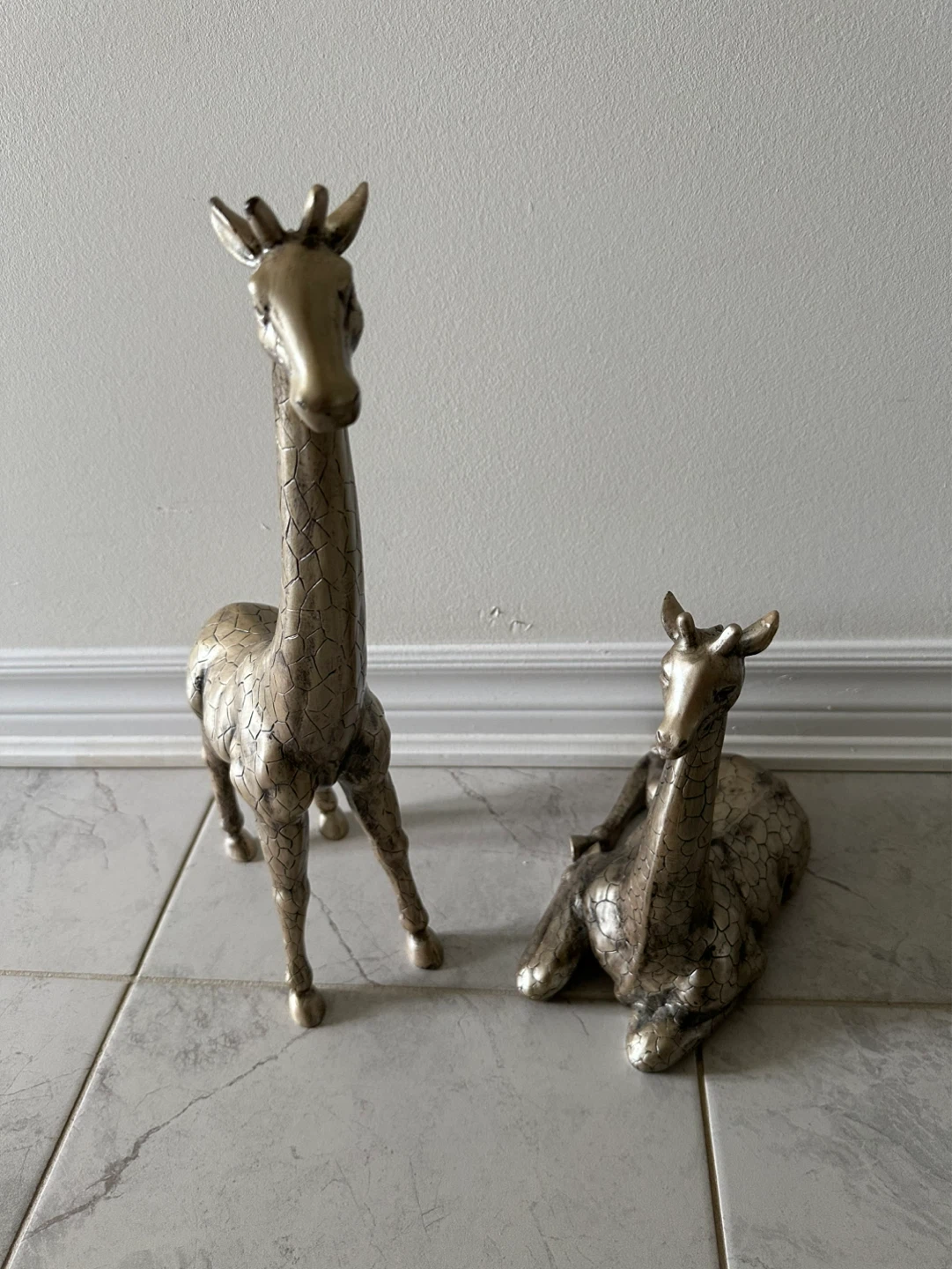 Decorative Giraffe Statues Set - photo 3