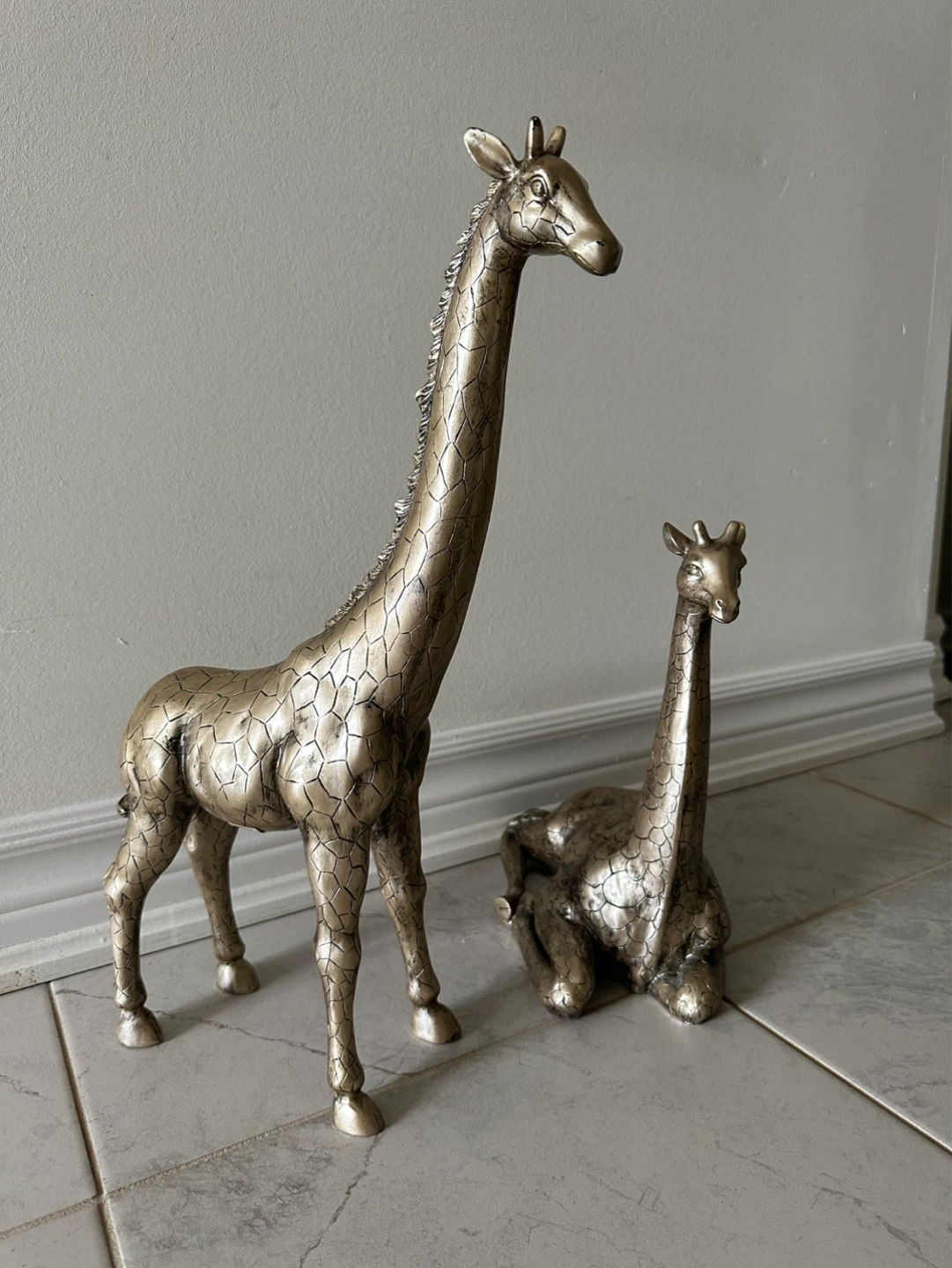 Decorative Giraffe Statues Set