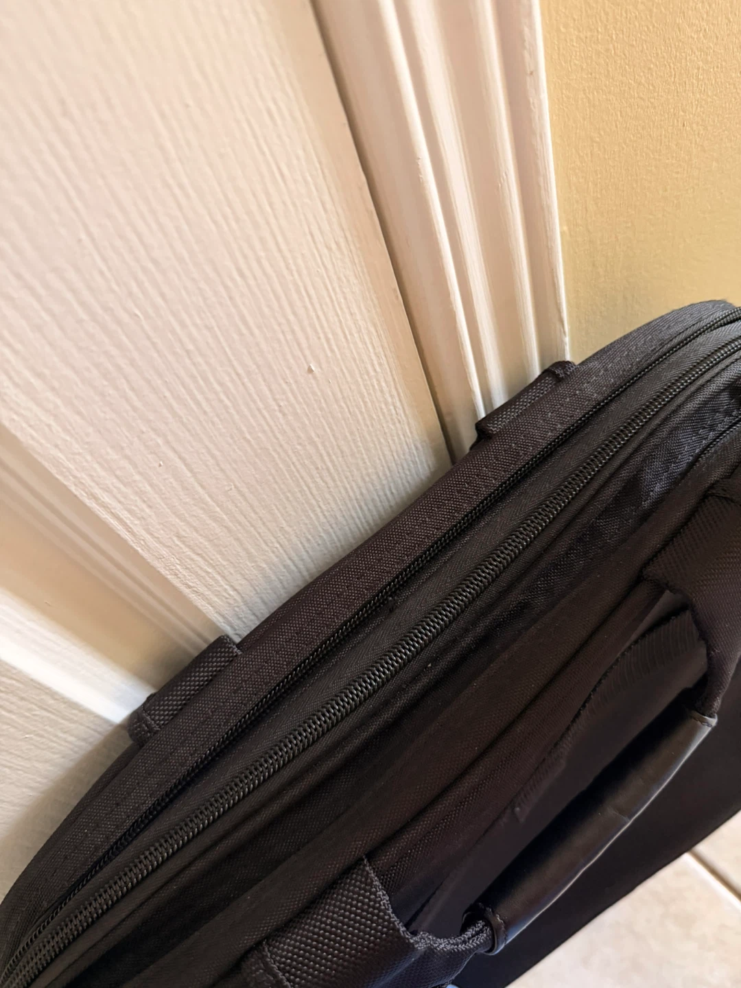 Targus Black Laptop Bag with Shoulder Strap - photo 3