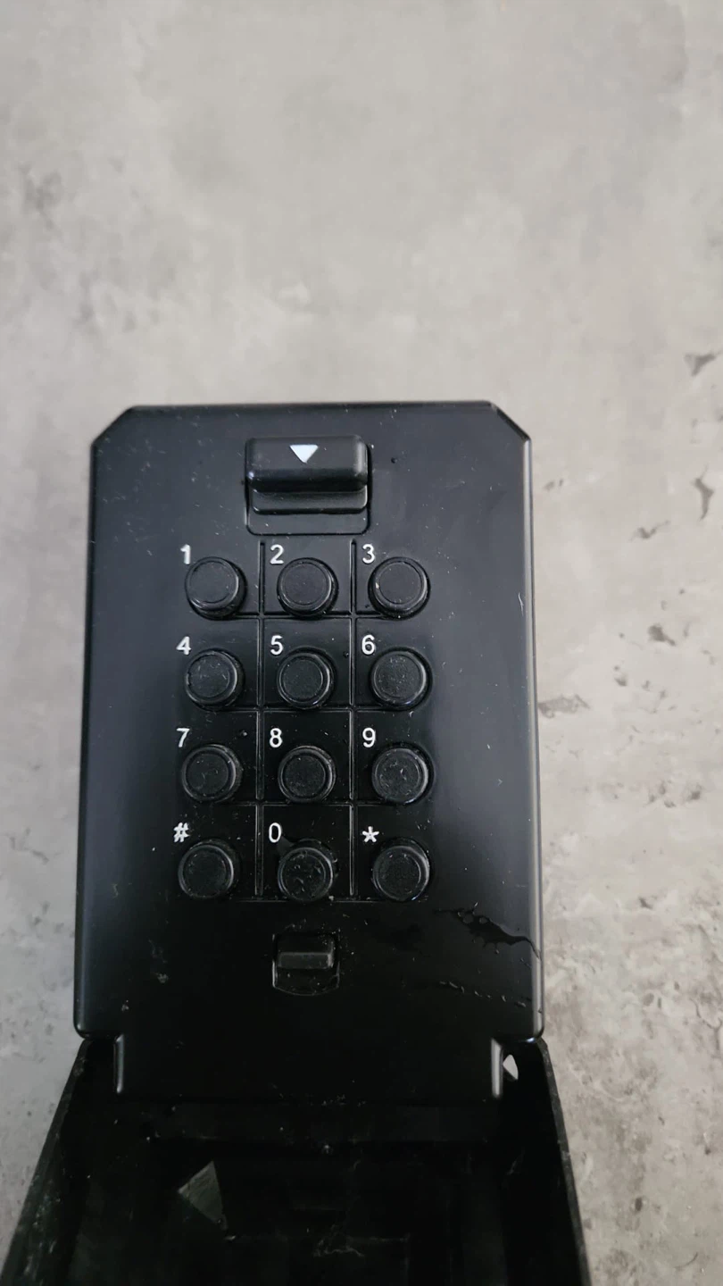 Master Lock Key Safe Box - photo 3