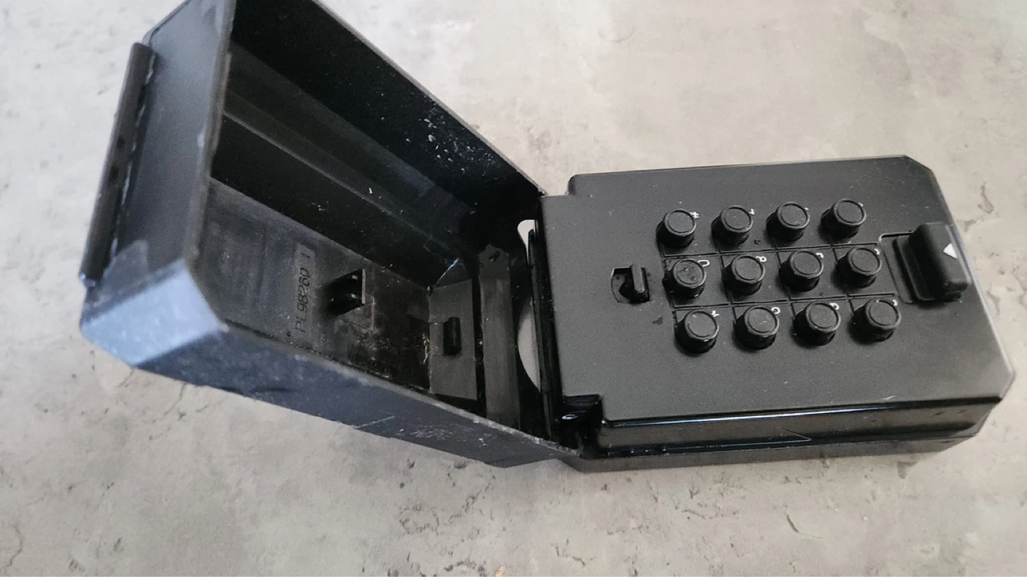 Master Lock Key Safe Box - photo 2