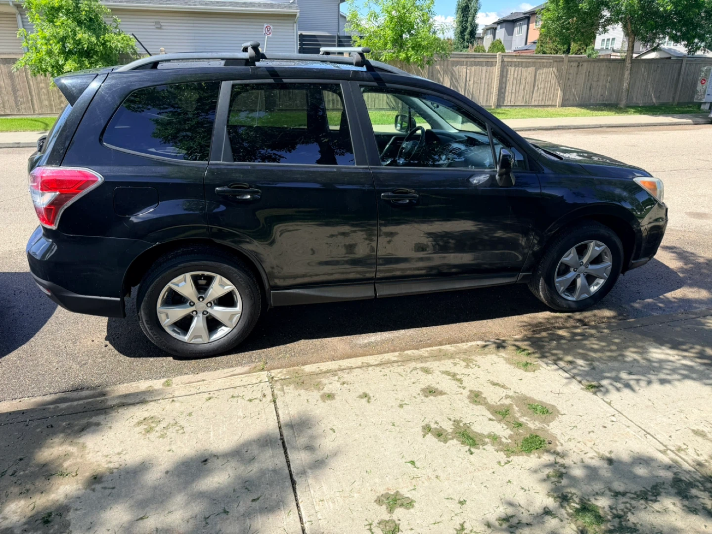 Black Subaru Forester - photo 2