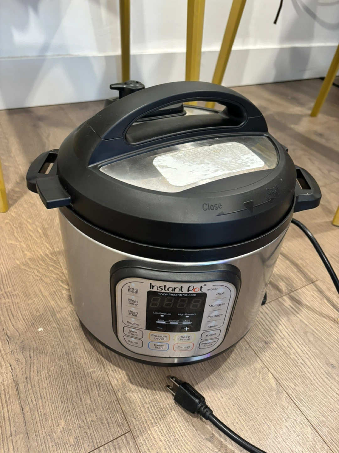 Instant Pot 6-in-1 Electric Pressure Cooker