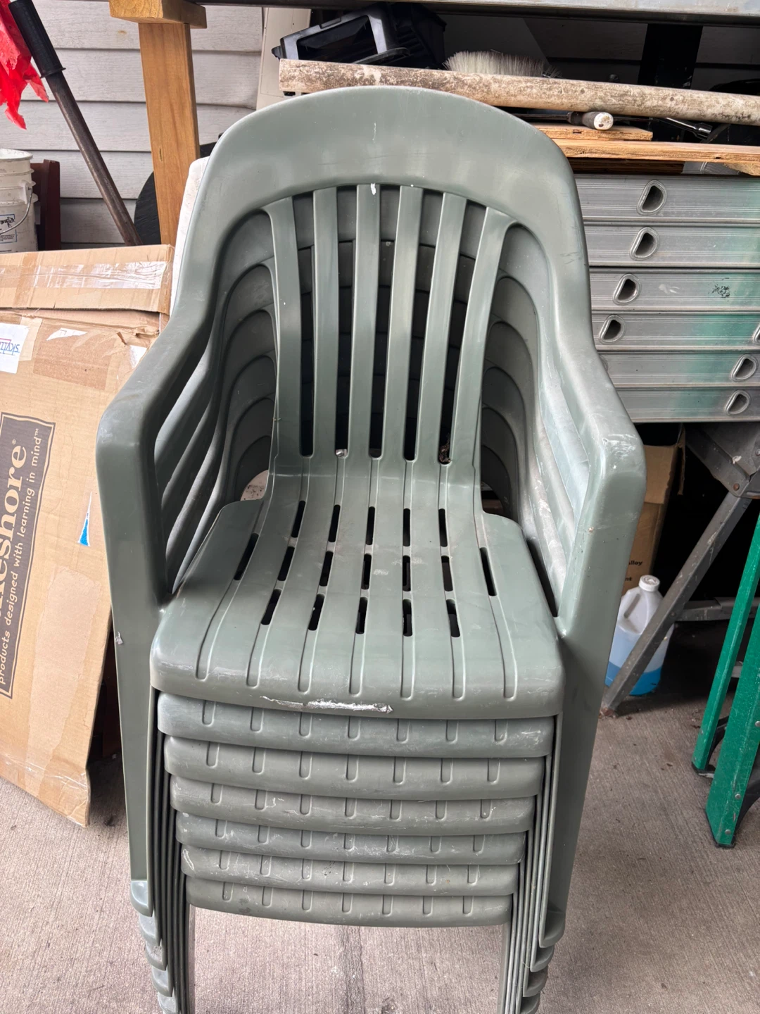 Stackable Plastic Patio Chairs (Set of 7) free table top - photo 4