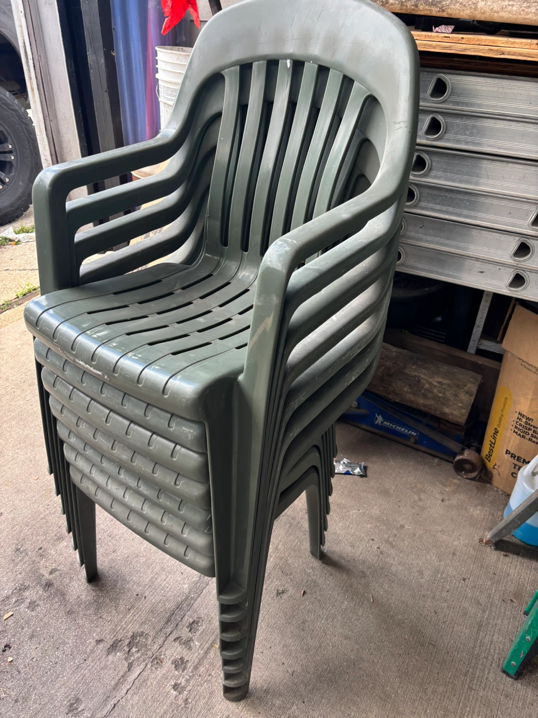 Stackable Plastic Patio Chairs (Set of 7) free table top - photo 2