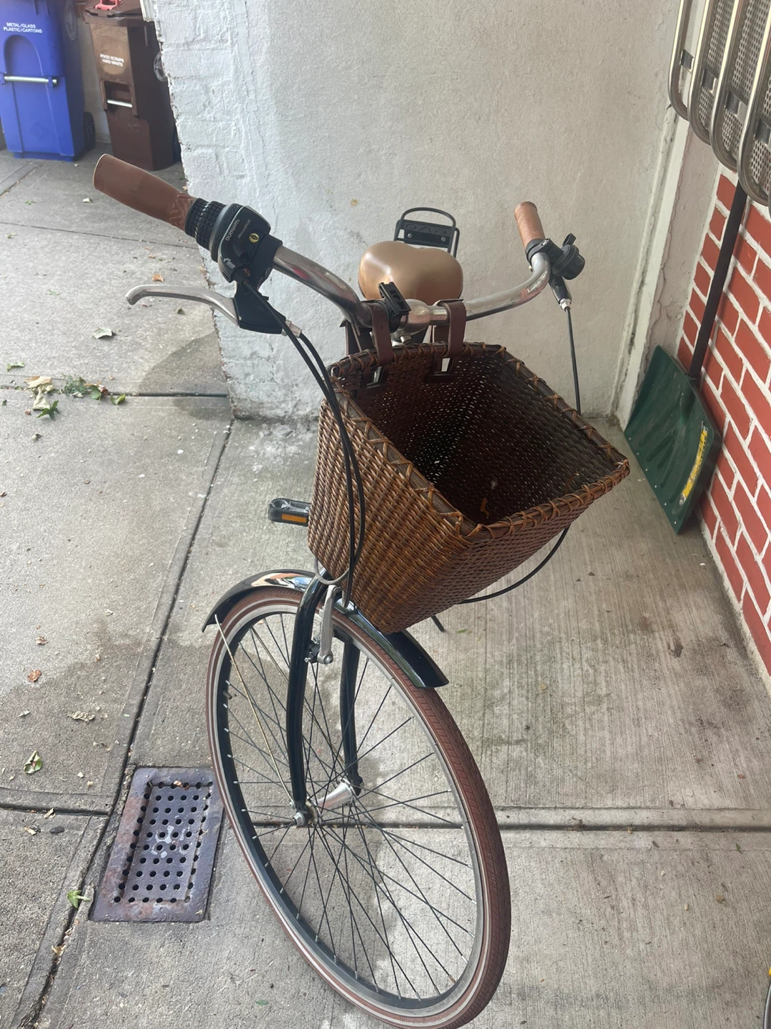 Women's Cruiser Bike with Basket - photo 2