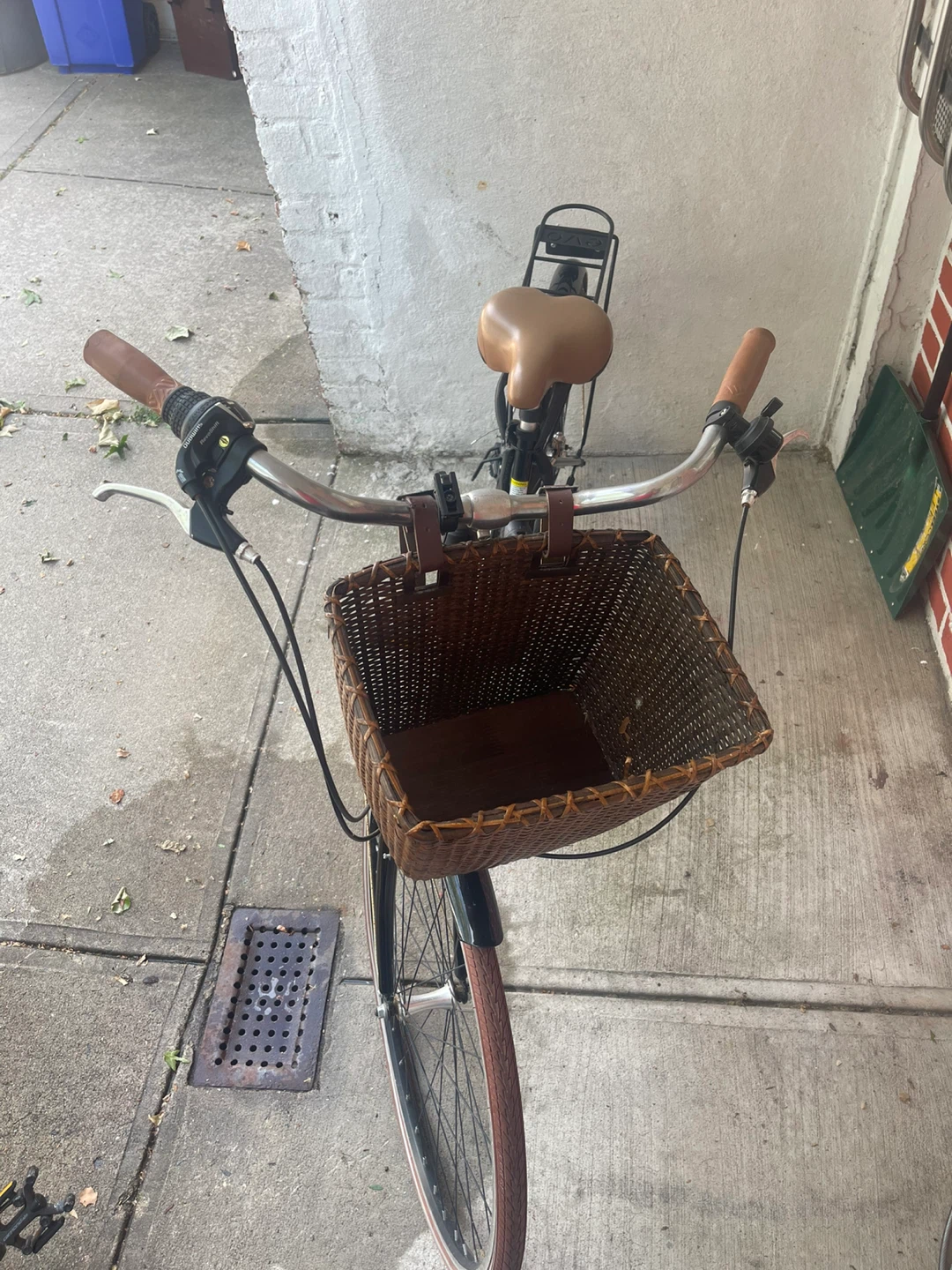 Women's Cruiser Bike with Basket - photo 3