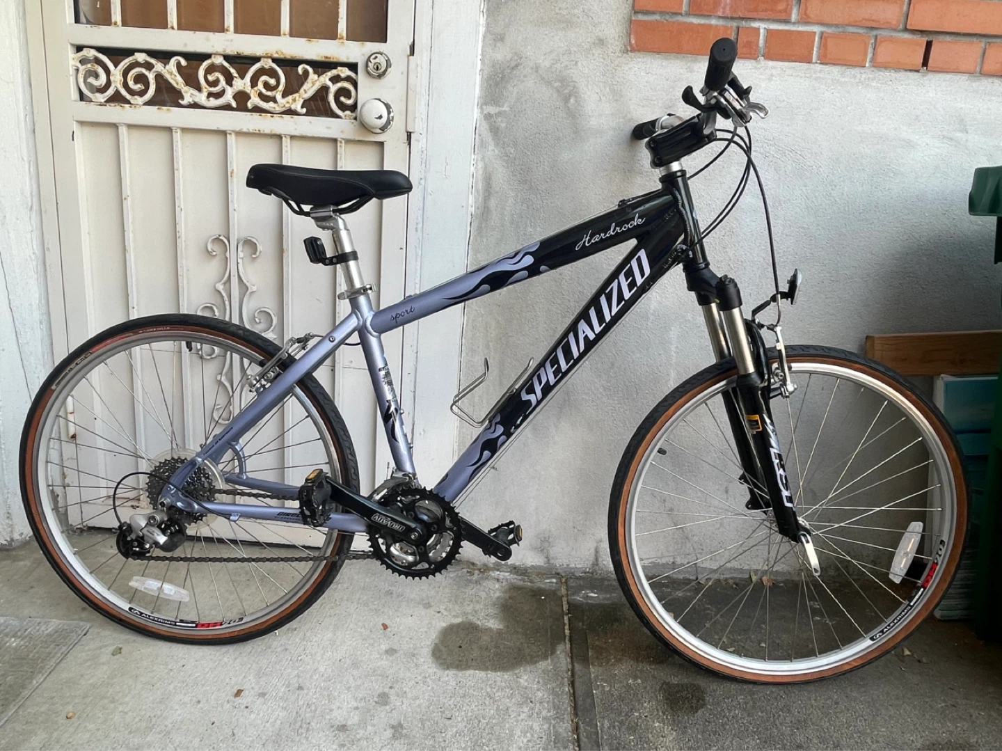 Specialized Hardrock Mountain Bike - photo 2