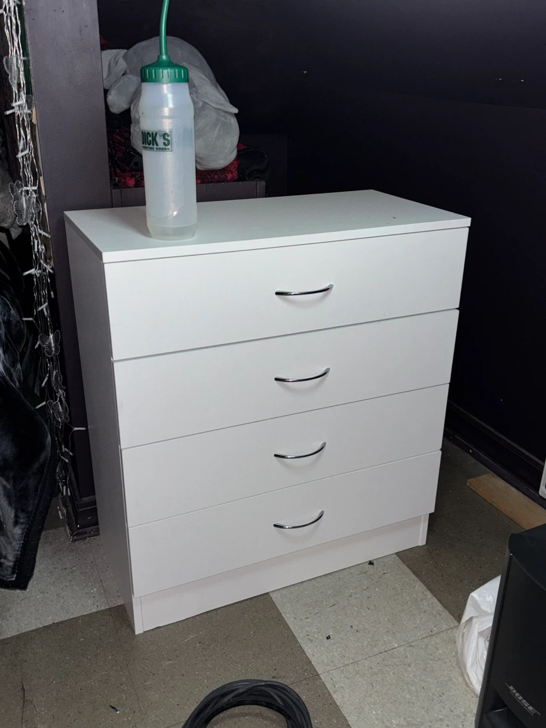White sleek 4-Drawer Dresser - photo 2