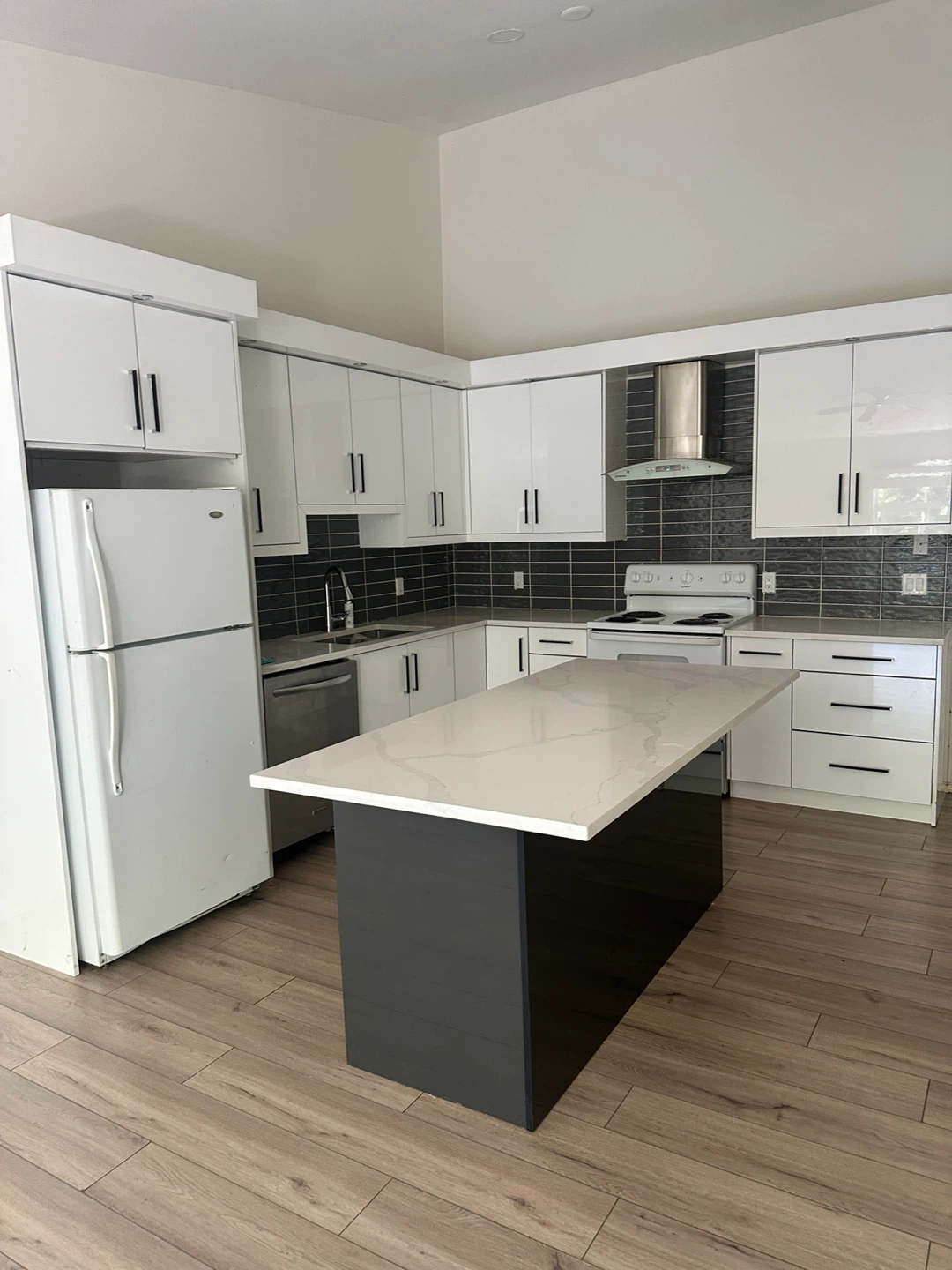 Condo for rent - photo 3