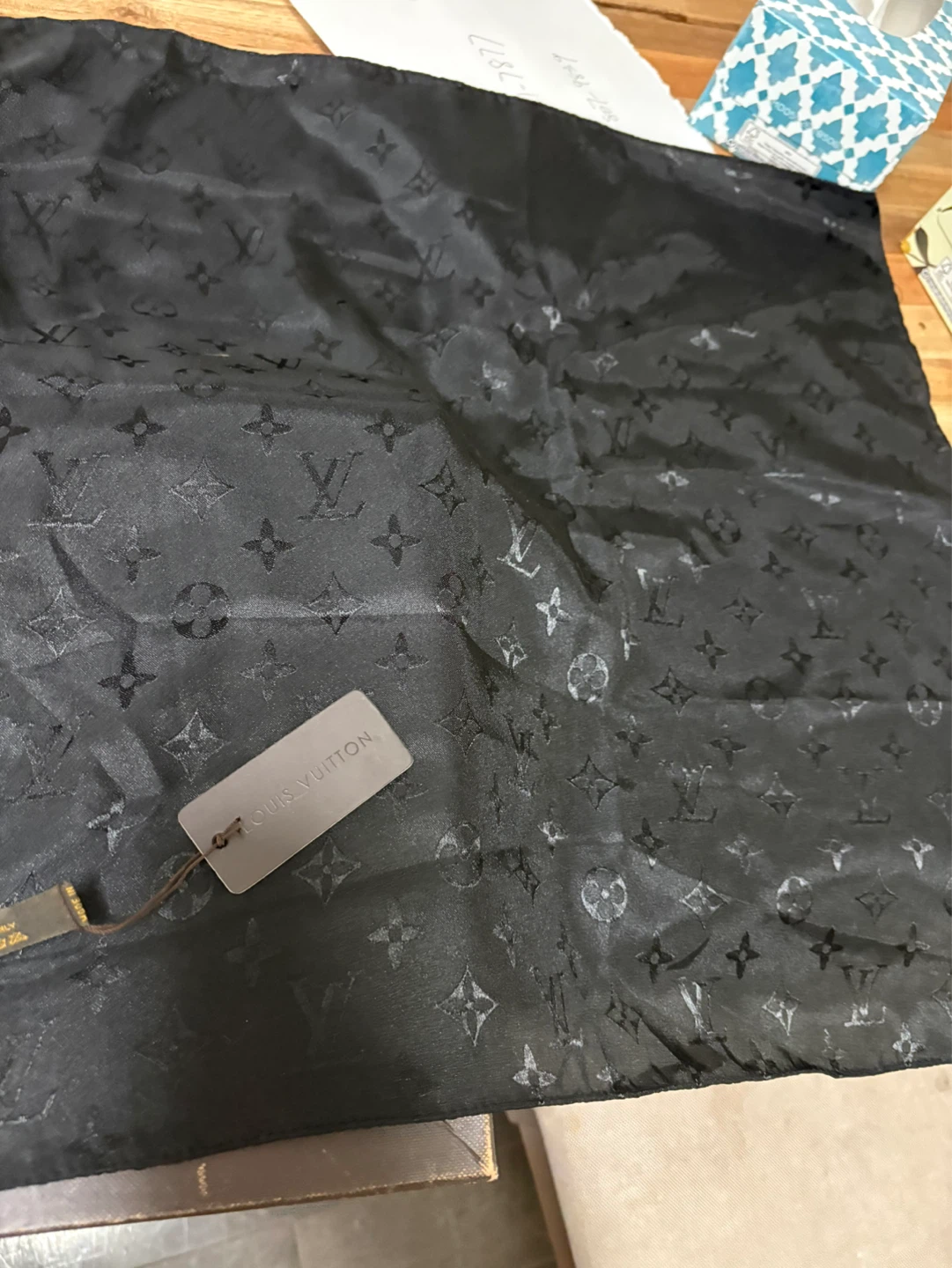 Louis Vuitton Grey Scarf - photo 3