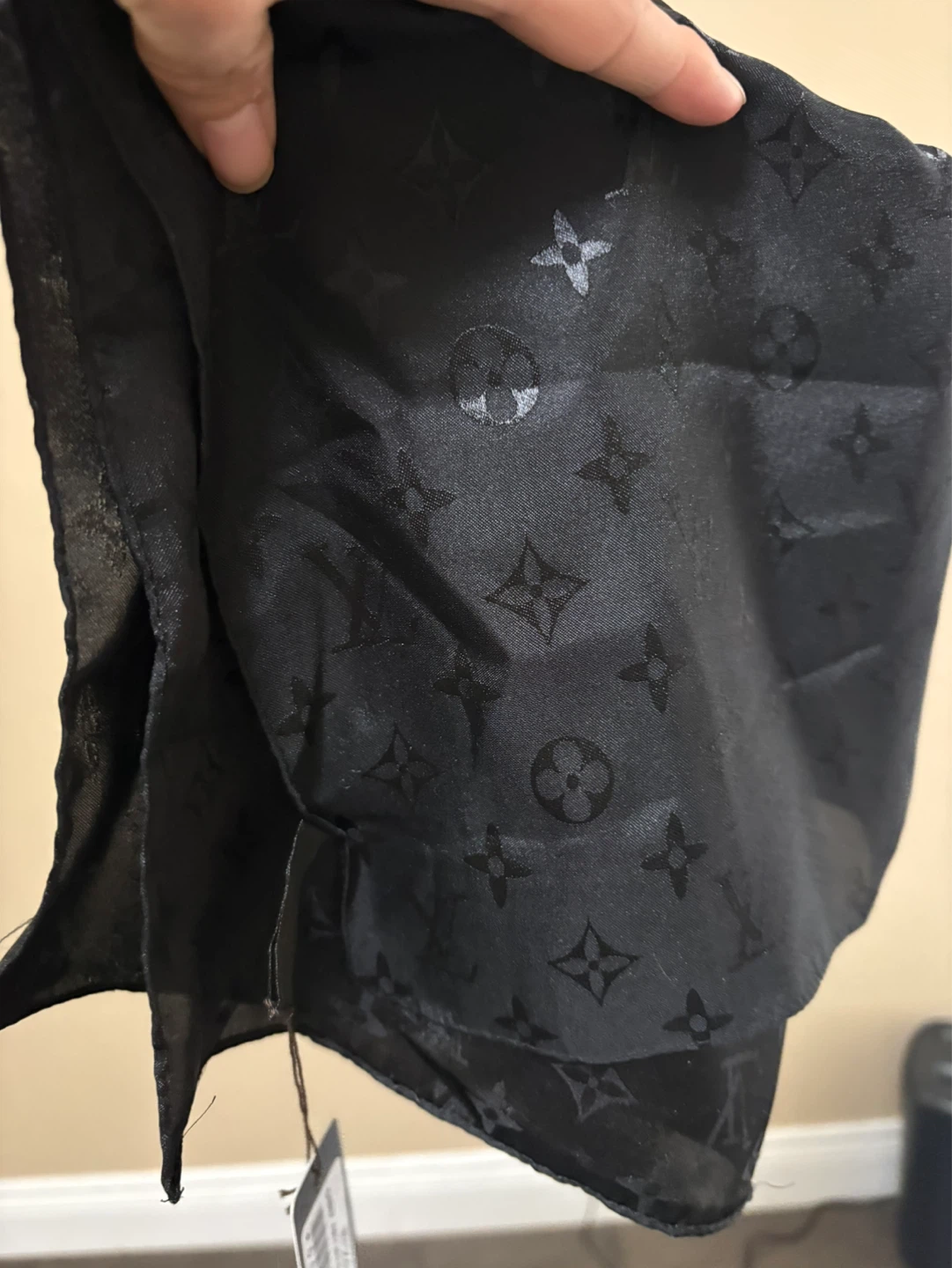 Louis Vuitton Grey Scarf - photo 5