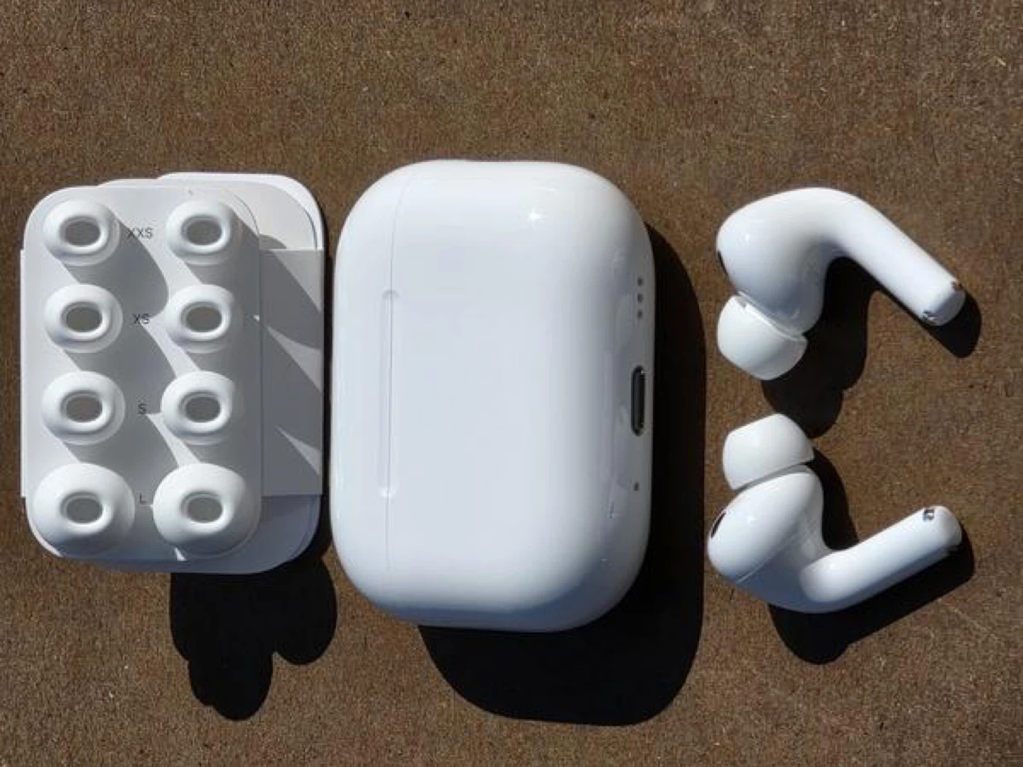 Apple AirPods Pro (3rd Gen) with Charging Case & Ear Tips - photo 3