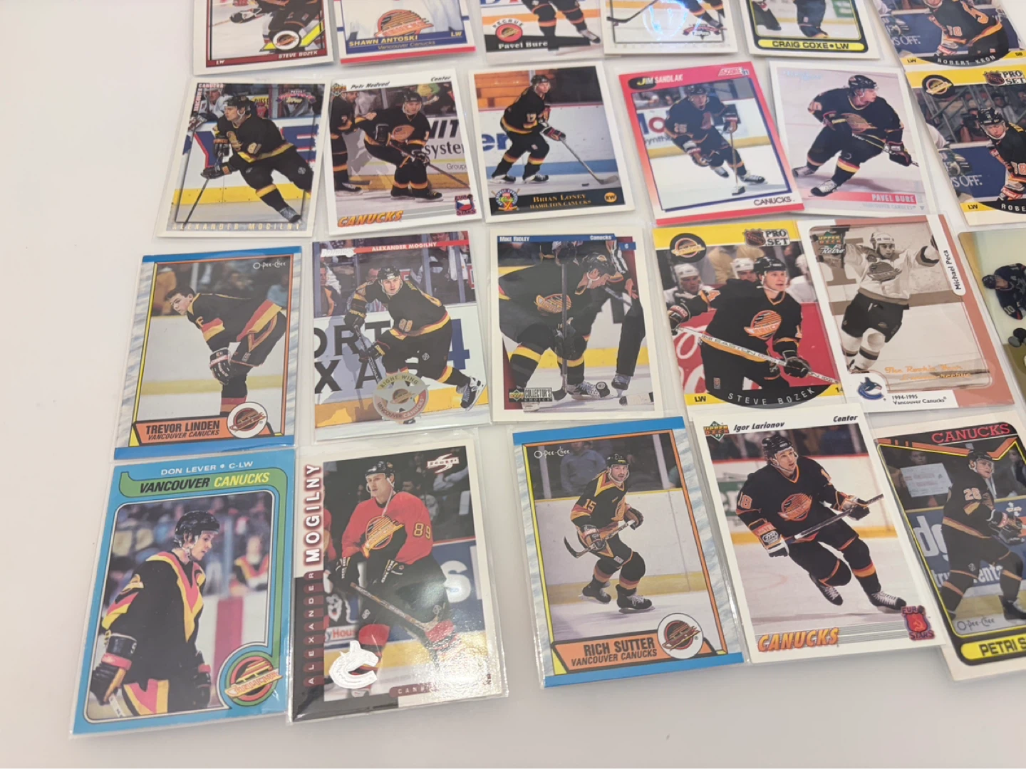 Vintage old 90’s Canucks 30 card lot Bure, Linden - photo 2