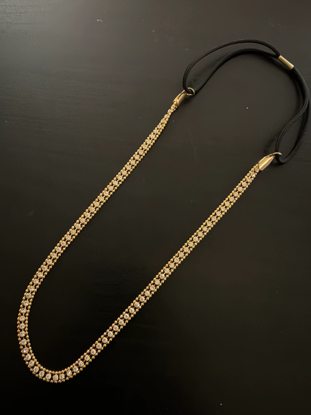 Gold coloured jewelry set with necklaces, earrings and headband - photo 5