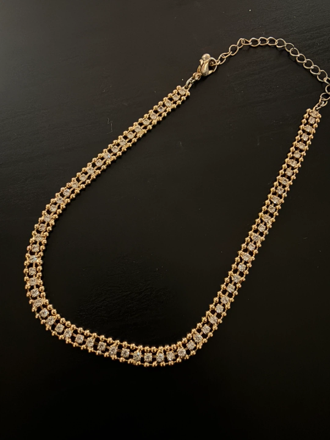 Gold coloured jewelry set with necklaces, earrings and headband - photo 3