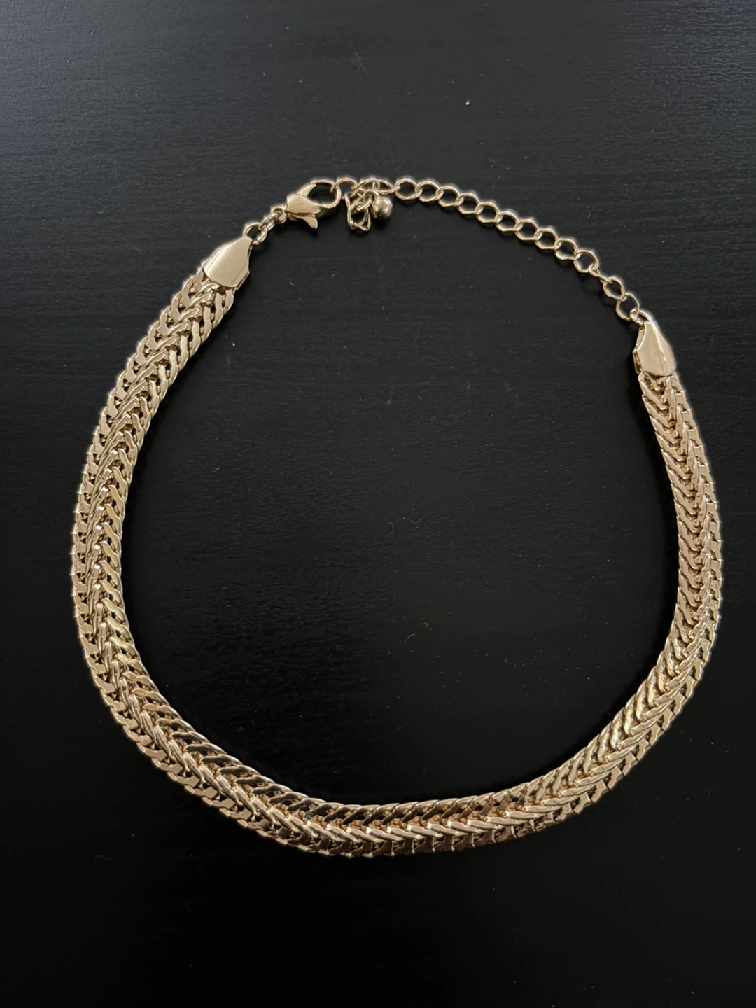 Gold coloured jewelry set with necklaces, earrings and headband - photo 2