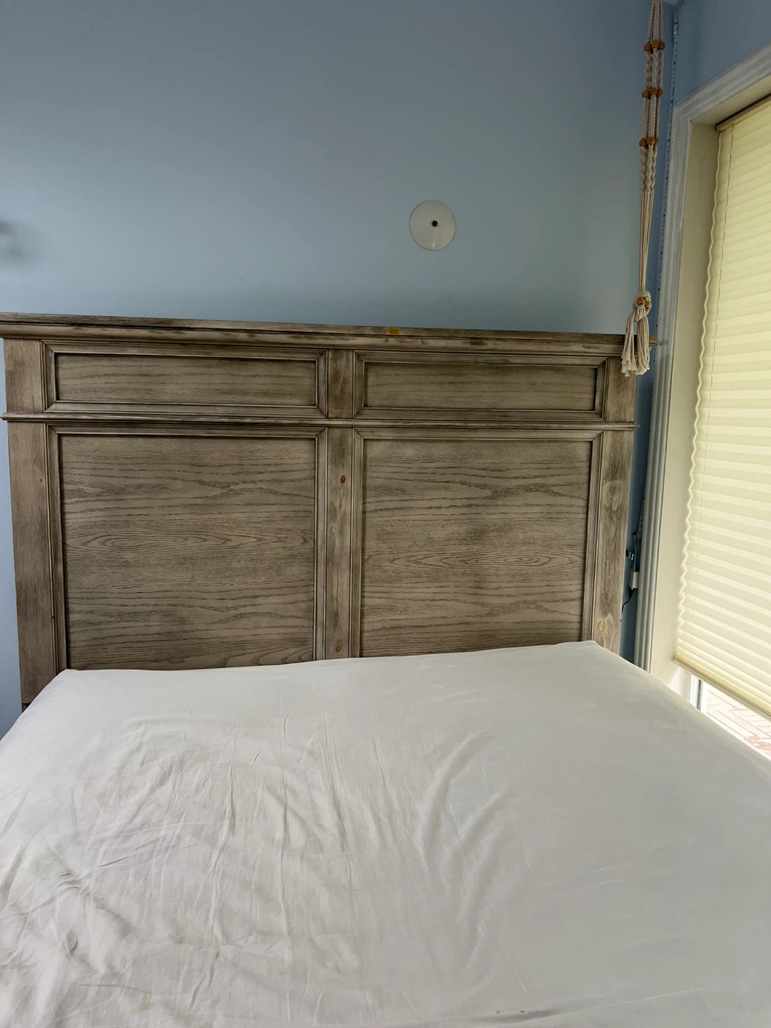 Queen bed frame - photo 2