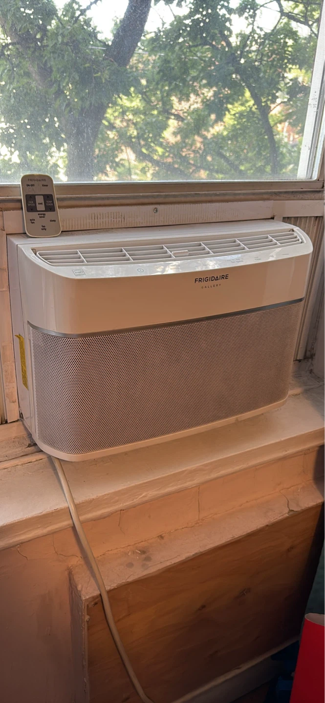 Frigidaire Gallery 8,000 BTU window air conditioner