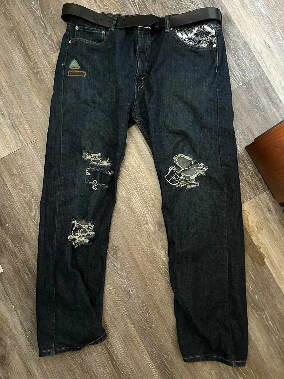 Custom Distressed Jeans ⚽
