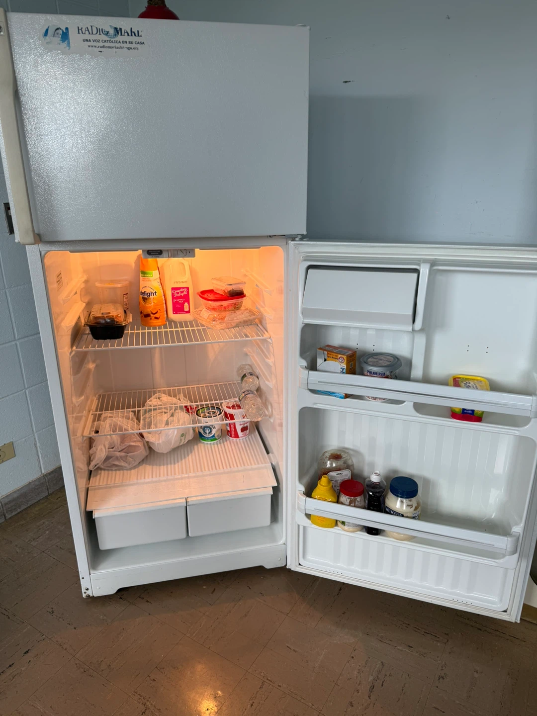 White GE Refrigerator - photo 3
