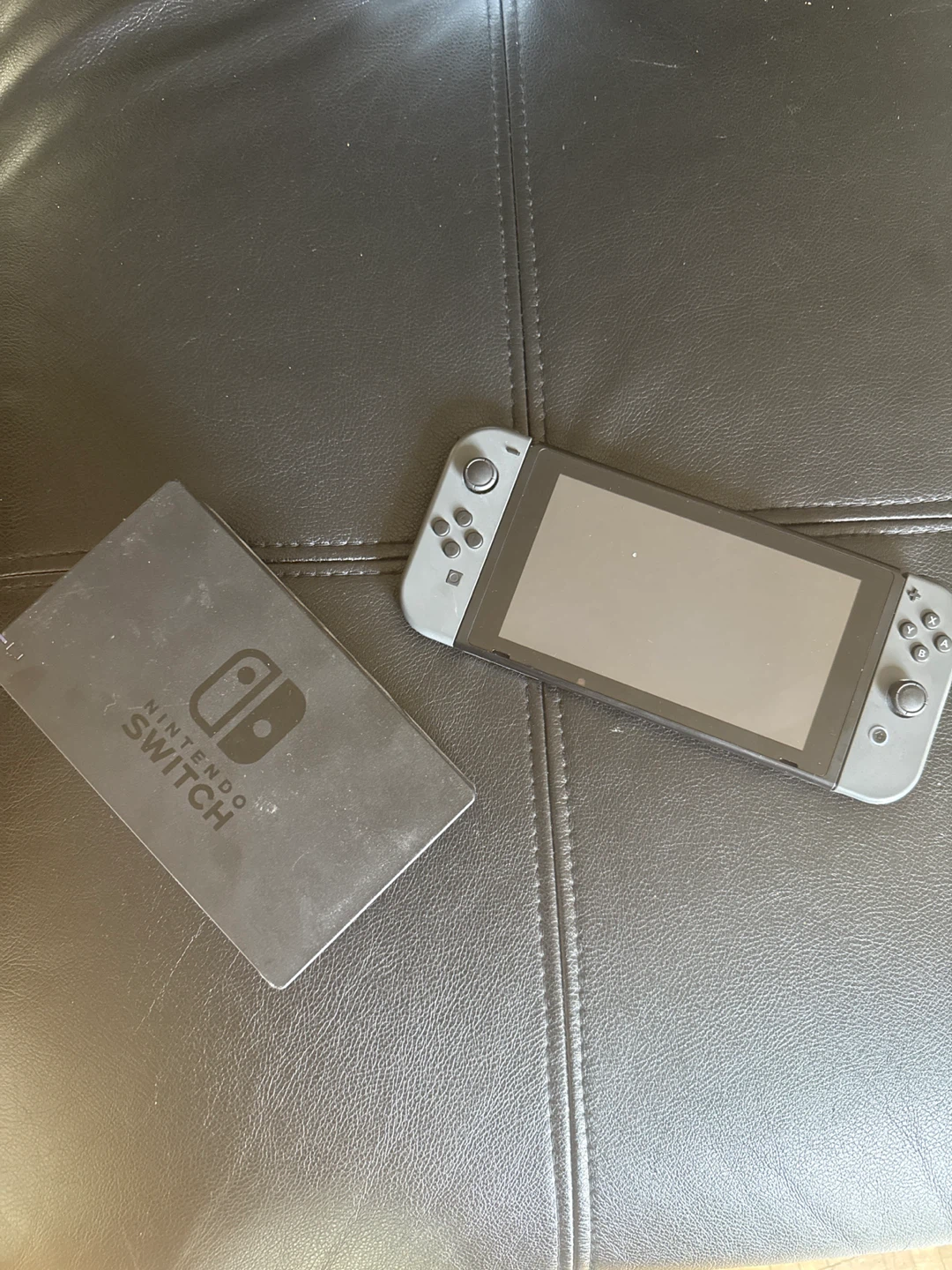 Nintendo Switch V1 + Mario Kart 8 Deluxe – $250