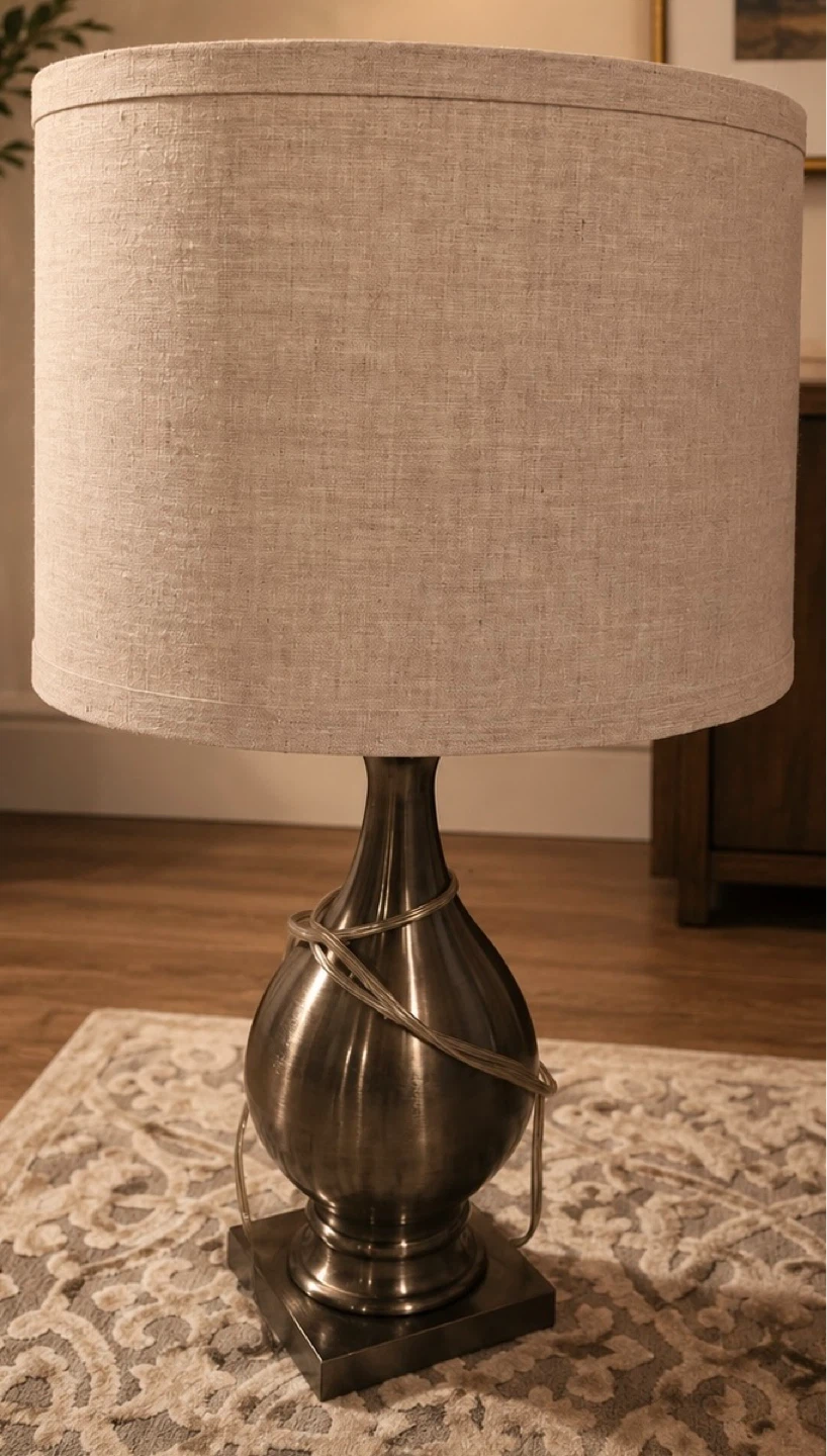 Set of 2 Big Modern Table Lamps Beige Shade and metal bottoms - photo 2