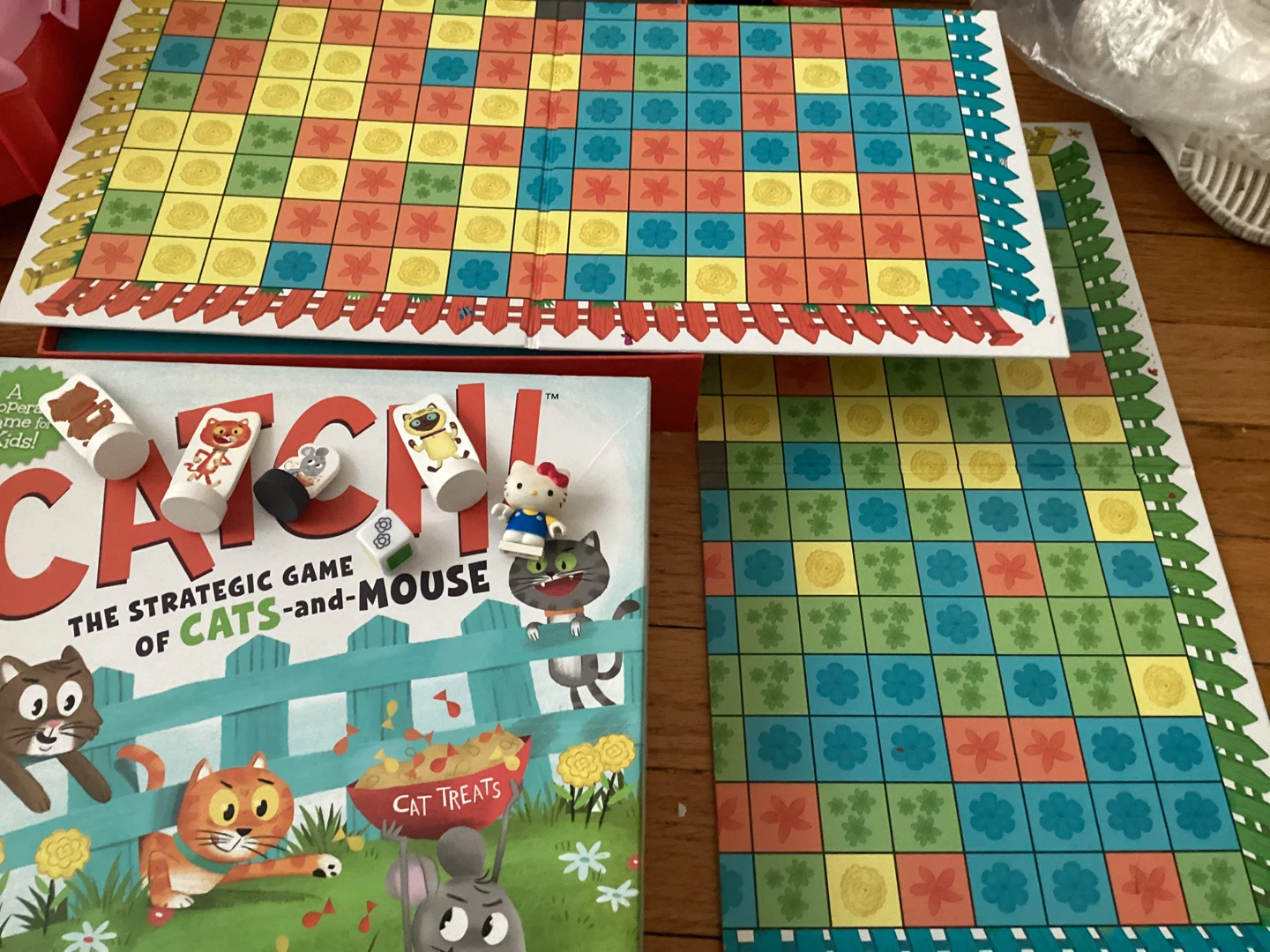 ⚽️ Catch! The Strategic Game of Cats-and-Mouse Board Game - photo 2