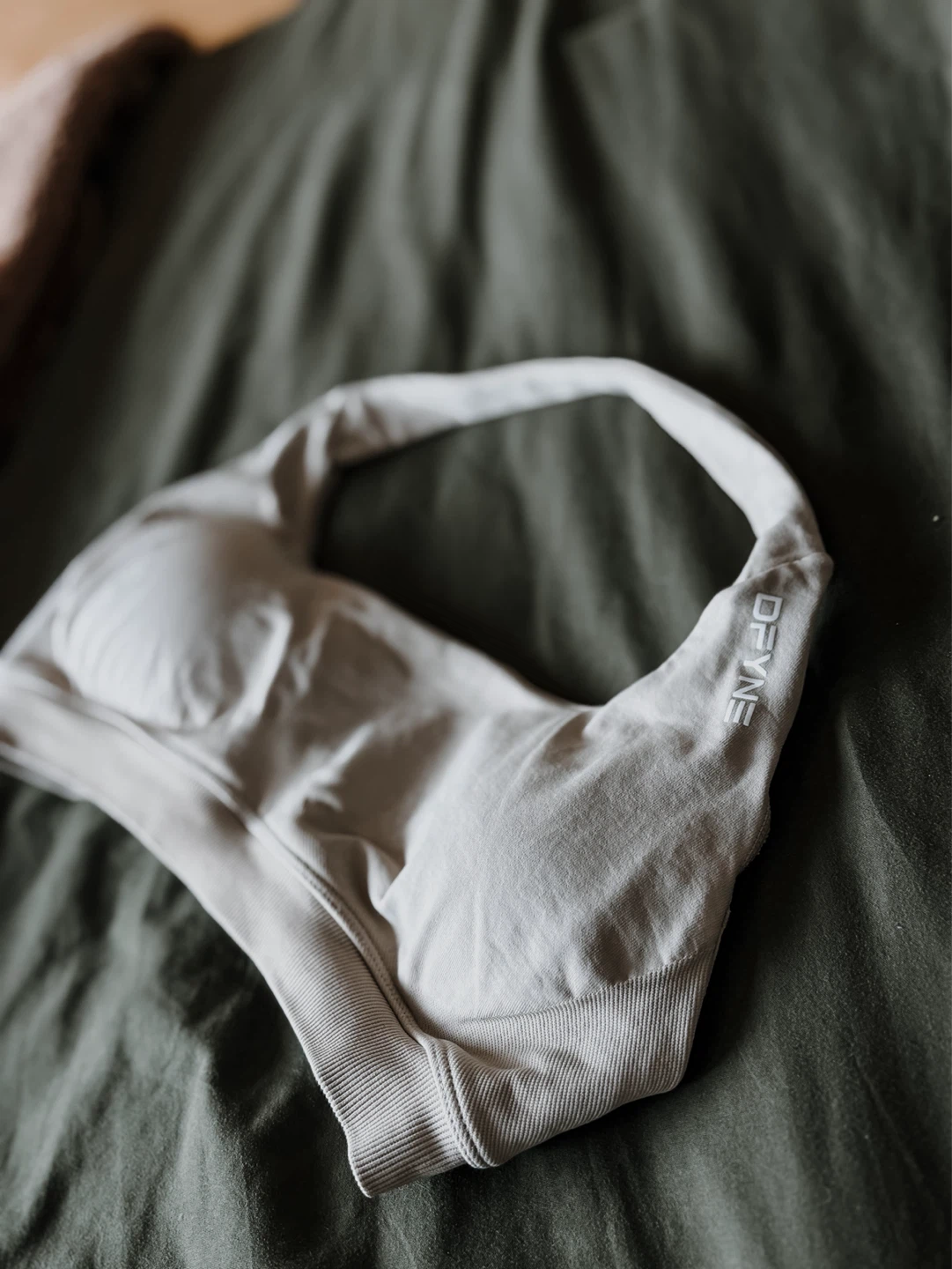 DFYNE Sports Bra - Light Beige