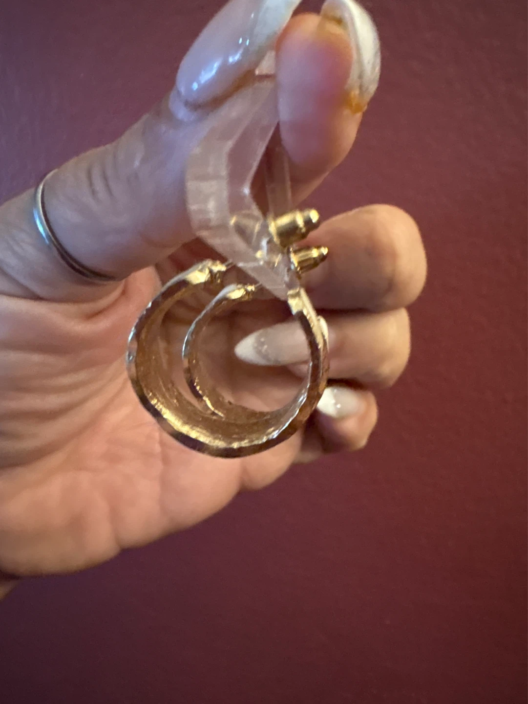 ⚽️ Gold tone hoop earrings with white enamel inlay - photo 2