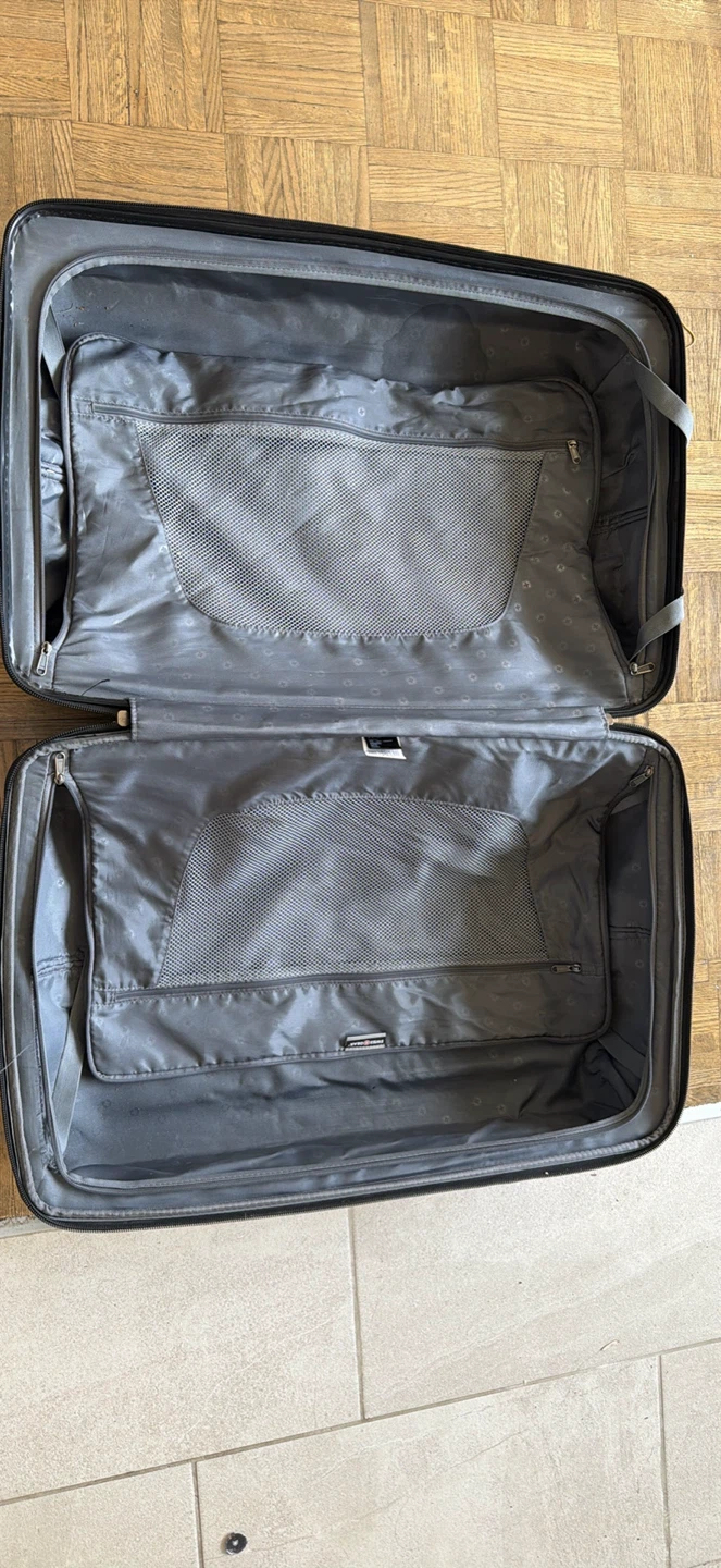 Victorinox Luggage 65cm Spinner Suitcase