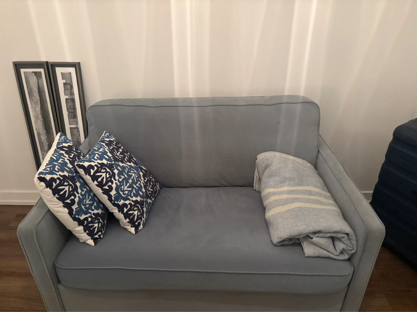 Blue suede pullout sofa from Chesterfield great condition - photo 3