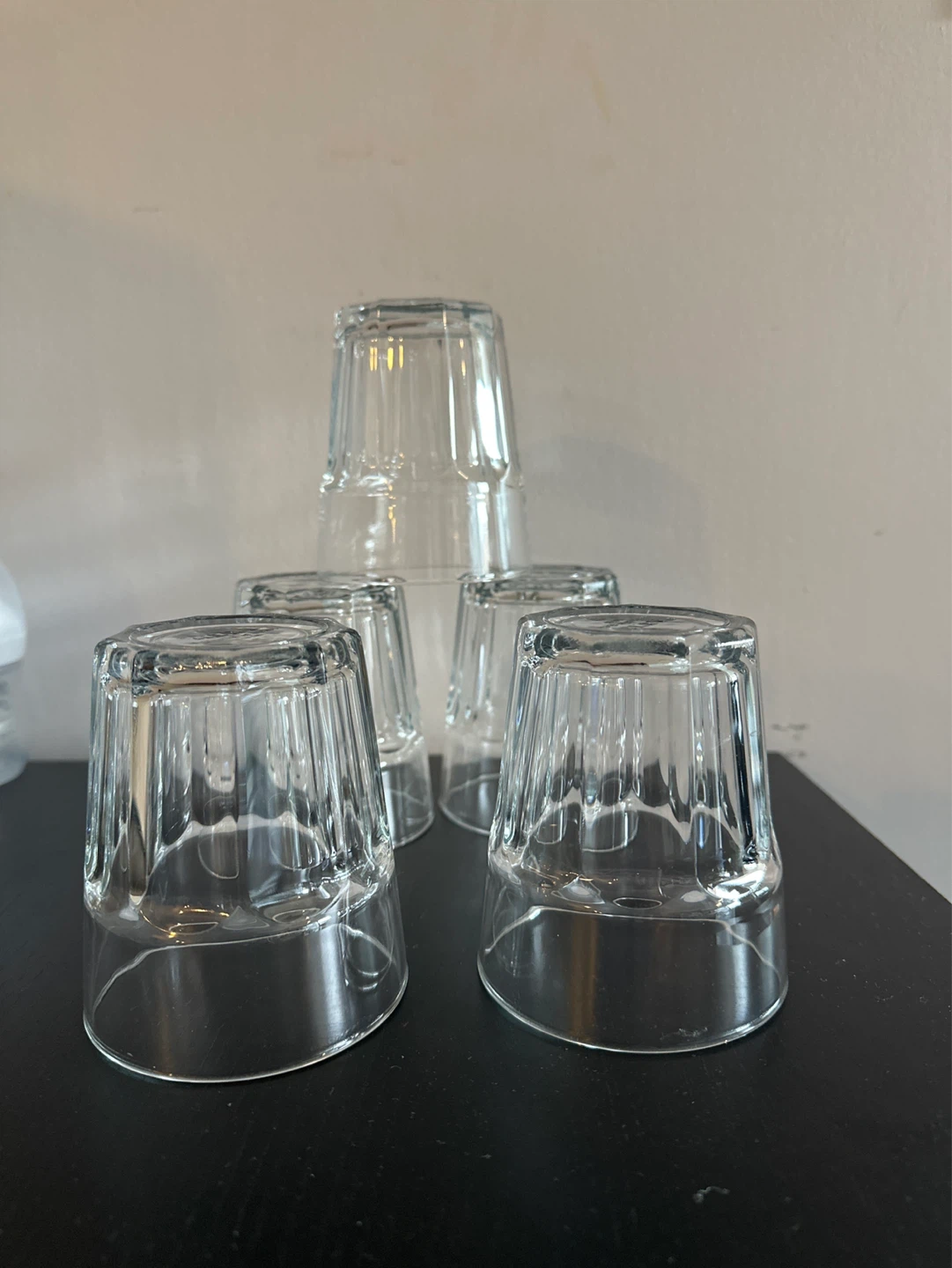 Set of 5 clear drinking glasses
