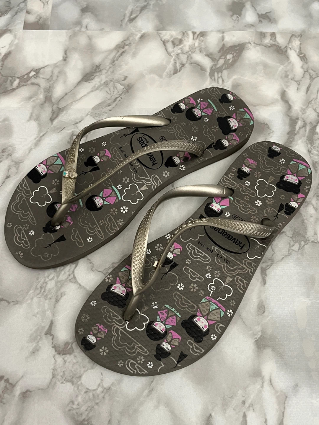 Havaianas Slim Flip Flops Grey Kokeshi Doll Print EUR 37/8