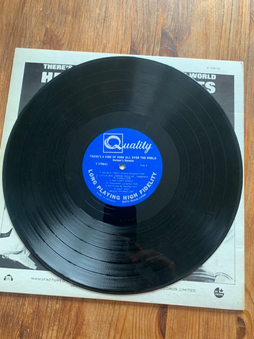⚽️ Herman's Hermits There's a Kind of Hush Vinyl Record - photo 3