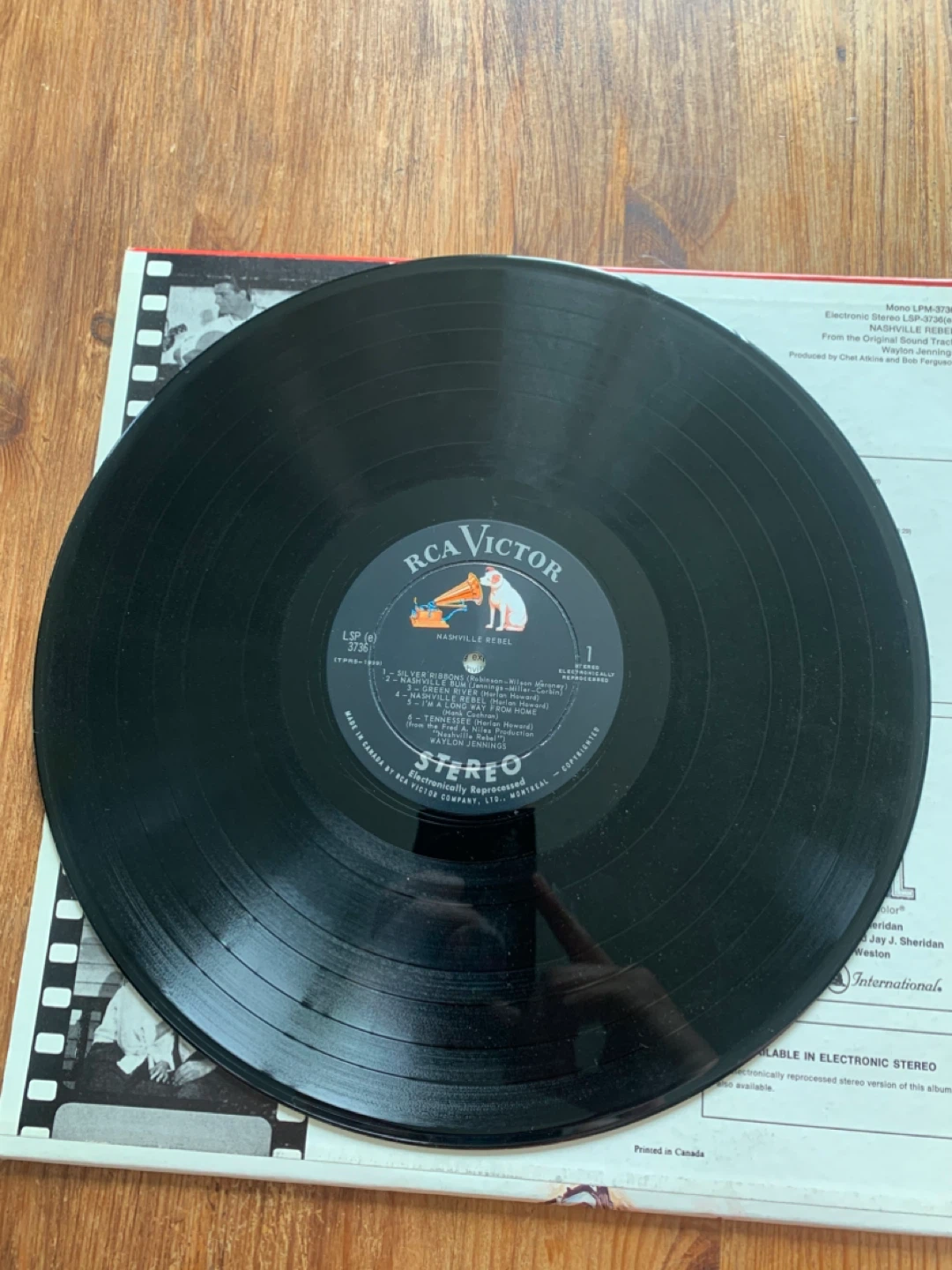 ⚽️ Waylon Jennings Nashville Rebel Vinyl Record - photo 3