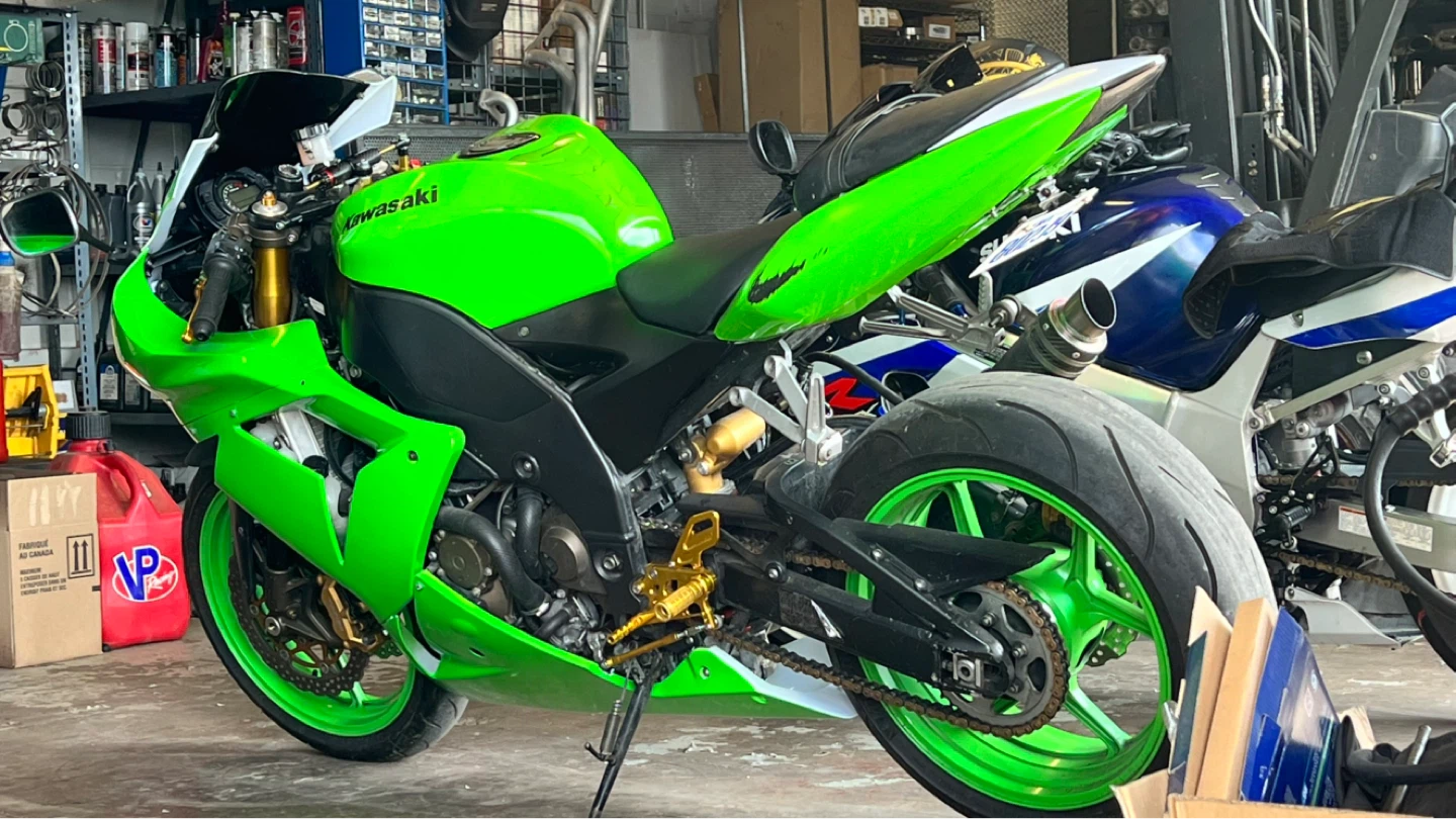 Kawasaki Ninja ZX-10R Motorcycle - photo 5