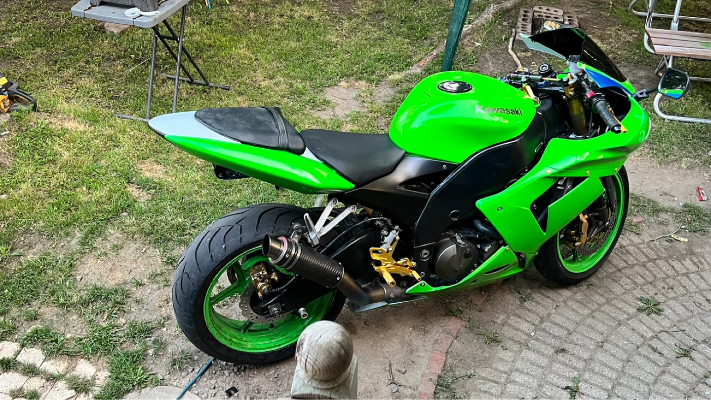 Kawasaki Ninja ZX-10R Motorcycle - photo 2